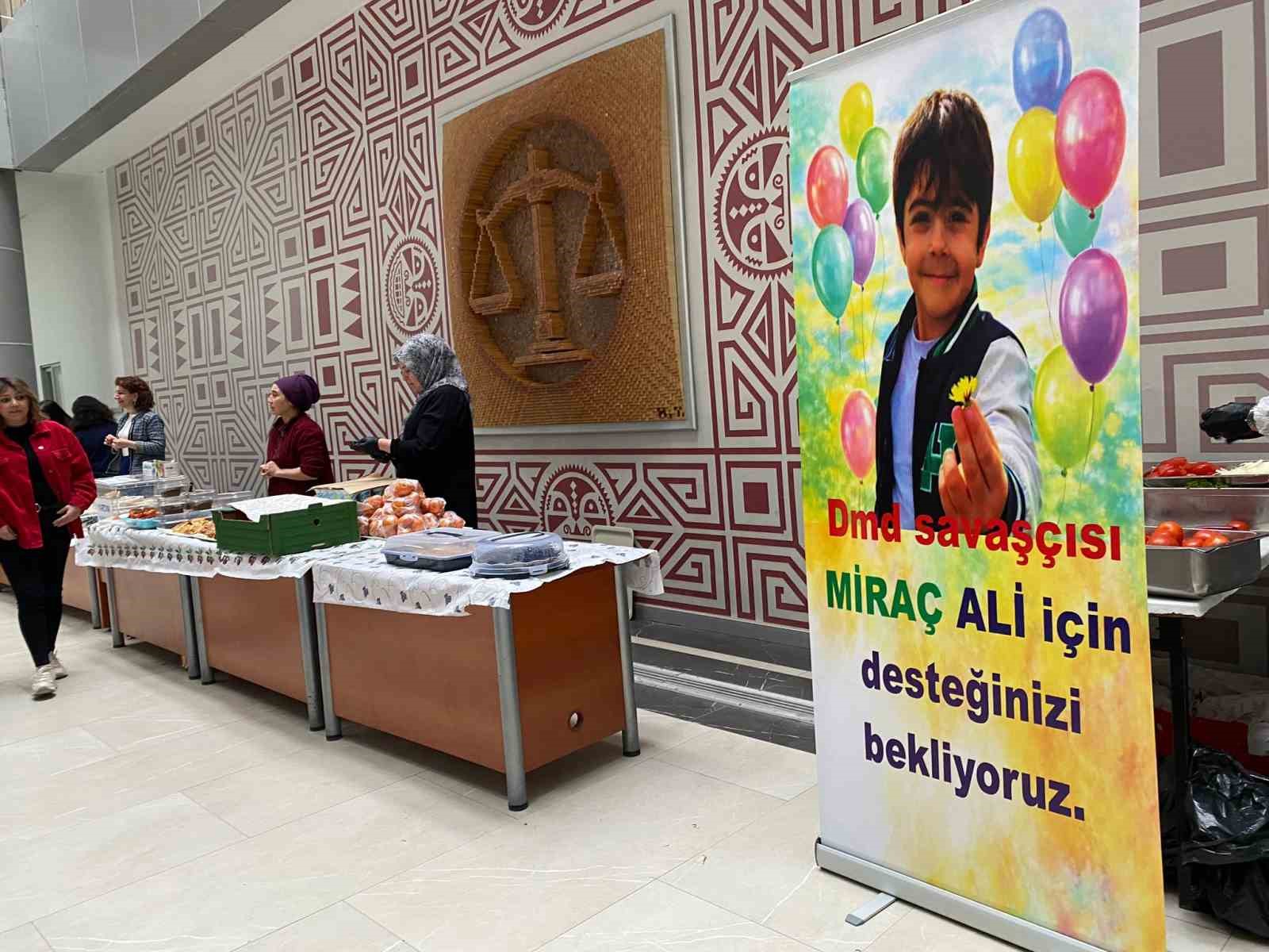 Adliyede Miraç Ali için hayır çarşısı
