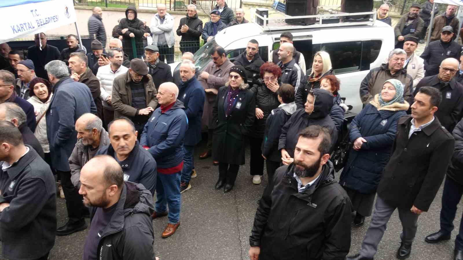 Adnan Kahveci ölümünün 33’üncü yılında kabri başında anıldı
