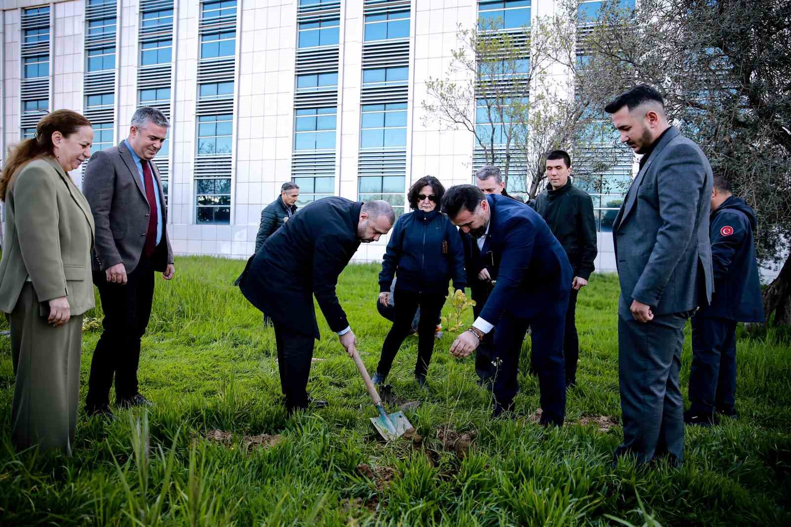 ADÜ’de fidanlar Muhsin Yazıcıoğlu anısına dikildi
