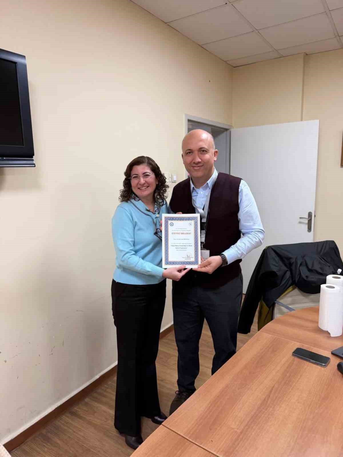 ADÜ’de sağlıkta nitelik artıran eğitim tamamlandı
