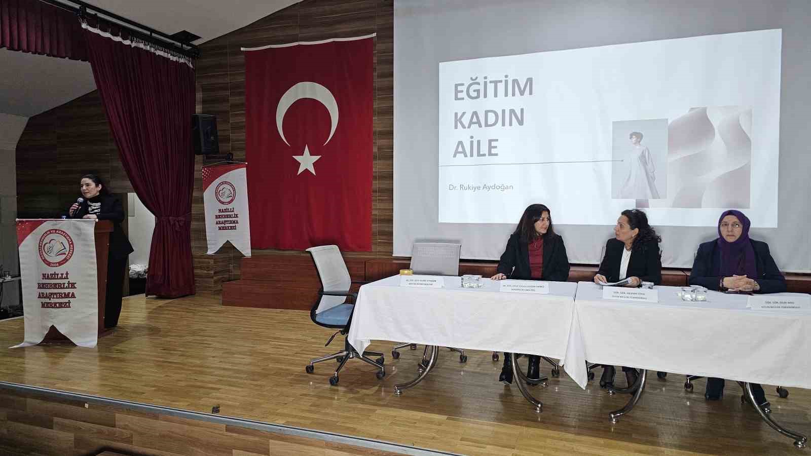 ADÜ’lü akademisyenler Nazilli’de her yönüyle kadına şiddeti anlattı
