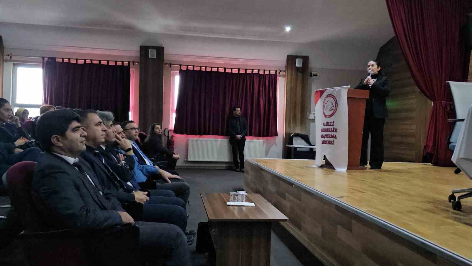 ADÜ’lü akademisyenler Nazilli’de her yönüyle kadına şiddeti anlattı
