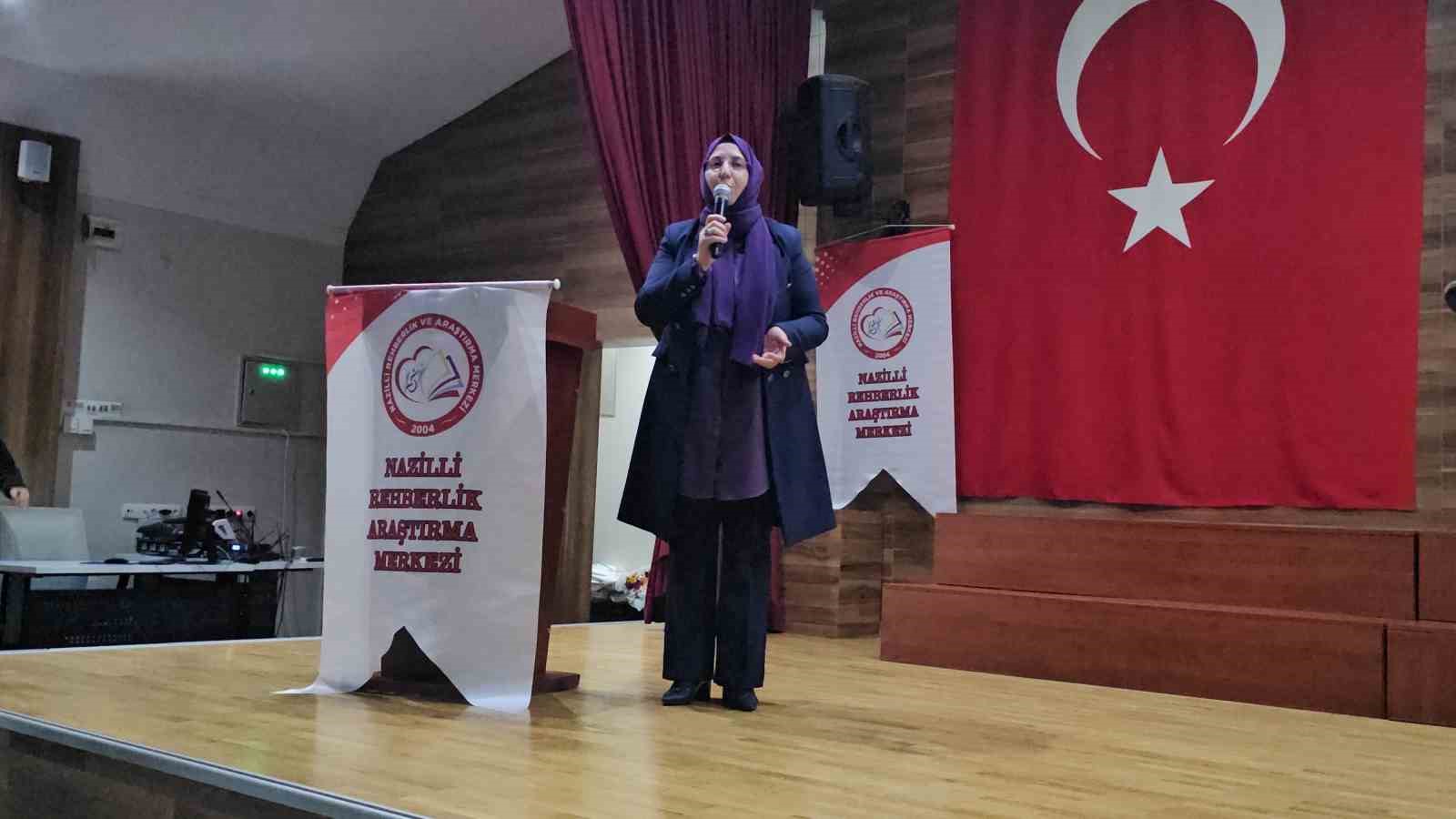 ADÜ’lü akademisyenler Nazilli’de her yönüyle kadına şiddeti anlattı
