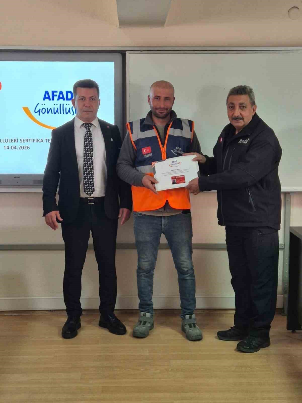 AFAD gönüllülerine sertifika ve kimlikleri teslim edildi
