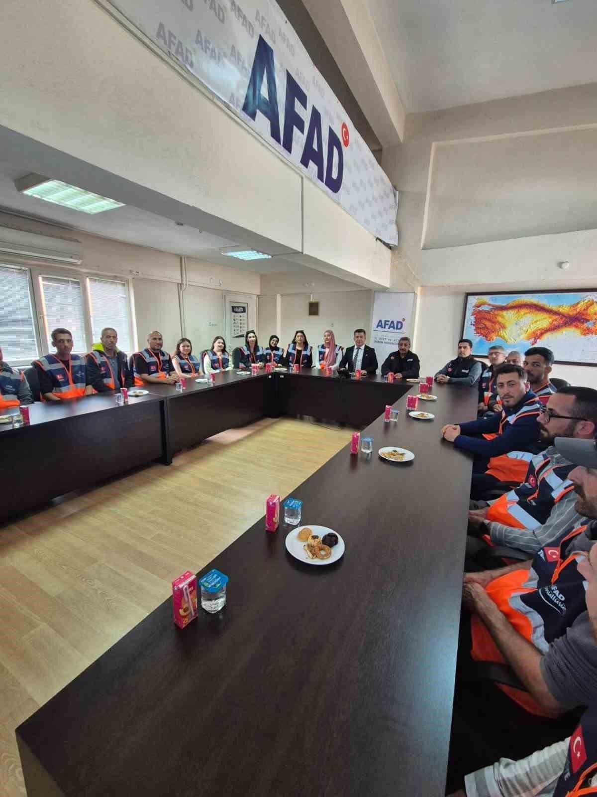 AFAD gönüllülerine sertifika ve kimlikleri teslim edildi
