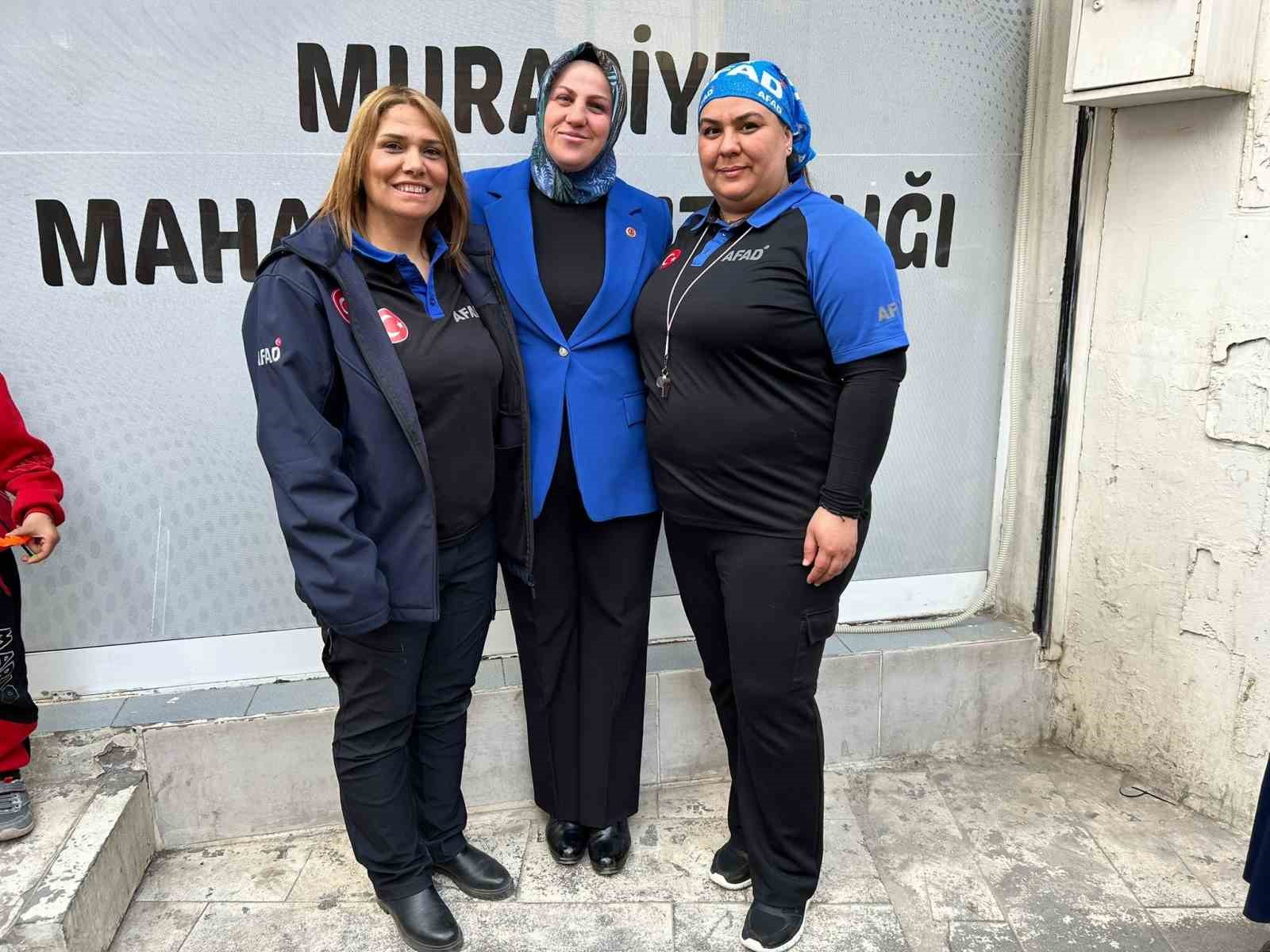 AFAD görevlileri kadınları deprem konusunda bilinçlendirdi
