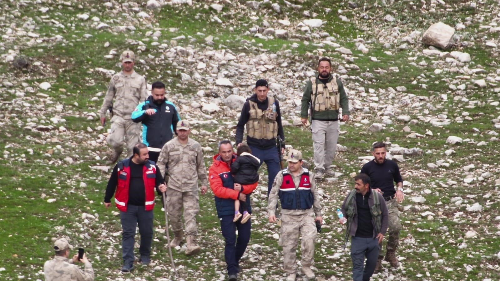 AFAD zamanla yarıştı: Siirt’te kaybolan 3 yaşındaki kız çocuğundan müjdeli haber
