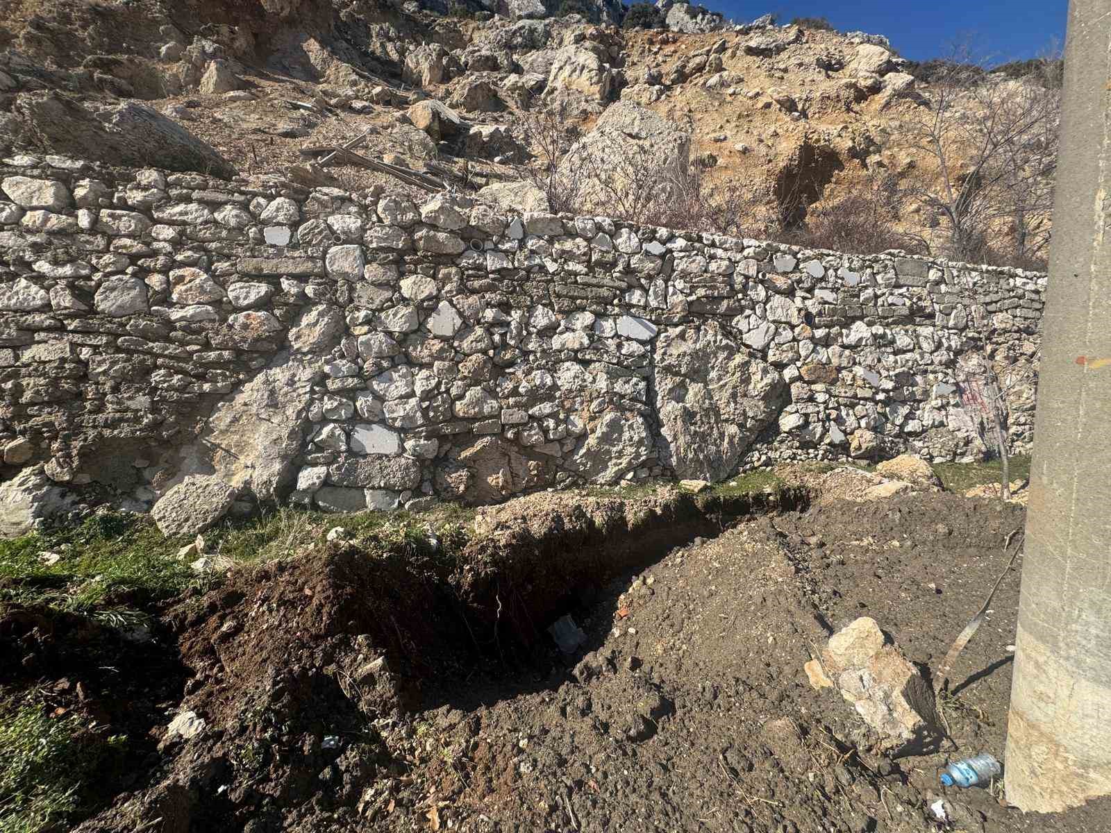 AFAD’dan Eğirdir’de kaya düşmesi sonrası heyelan incelemesi
