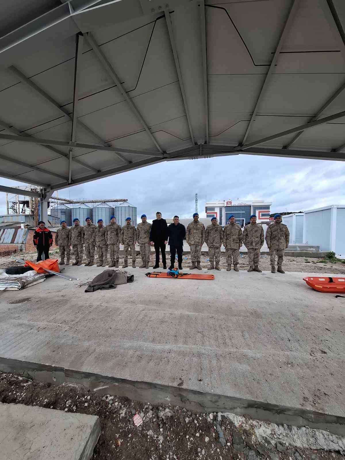 AFAD’dan jandarma komandolara arama ve kurtarma eğitimi
