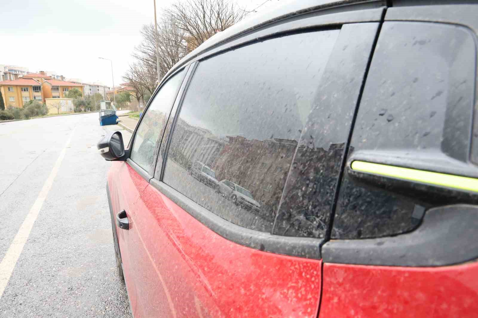 Afrika toz bulutu Muğla semalarını siyaha bürüdü
Afrika toz bulutu Muğla semalarını siyaha bürüdü