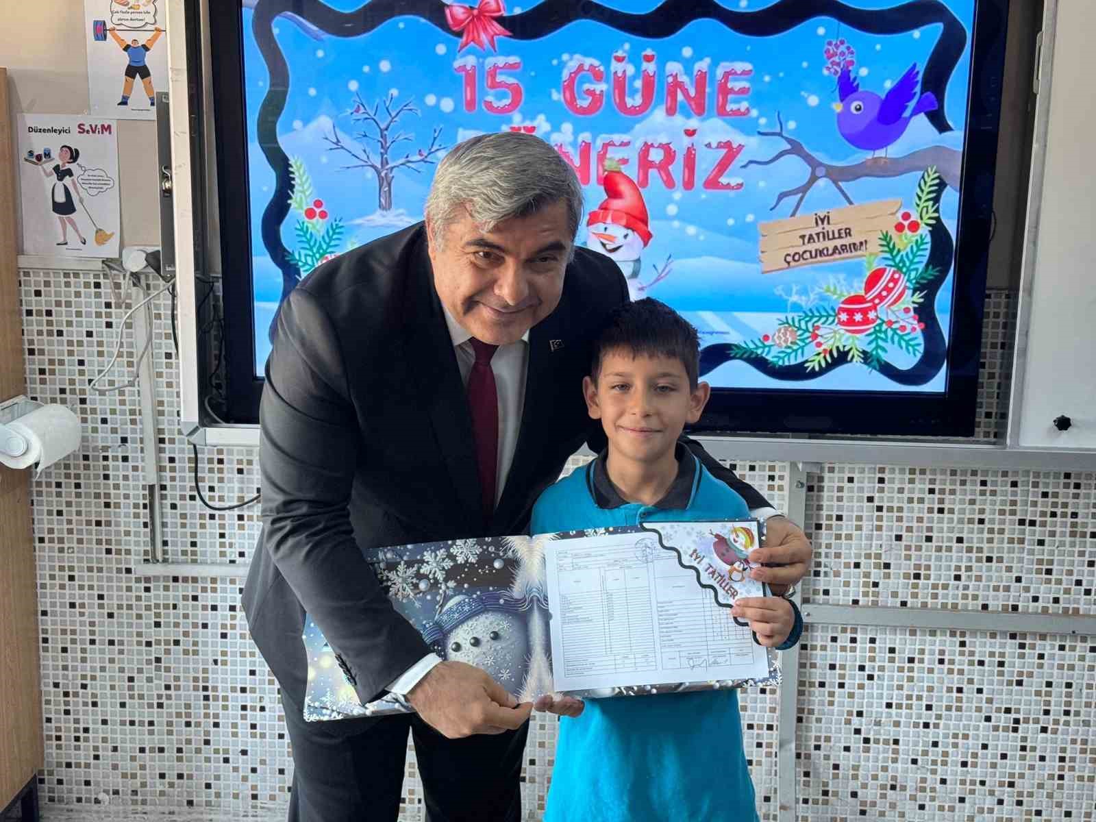 Afyonkarahisar’da 143 bin öğrenci yarıyıl tatiline girdi
