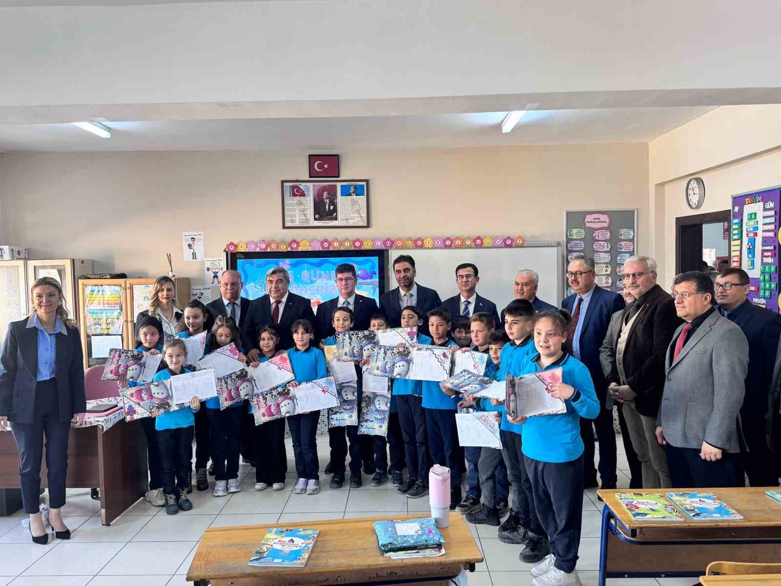 Afyonkarahisar’da 143 bin öğrenci yarıyıl tatiline girdi
