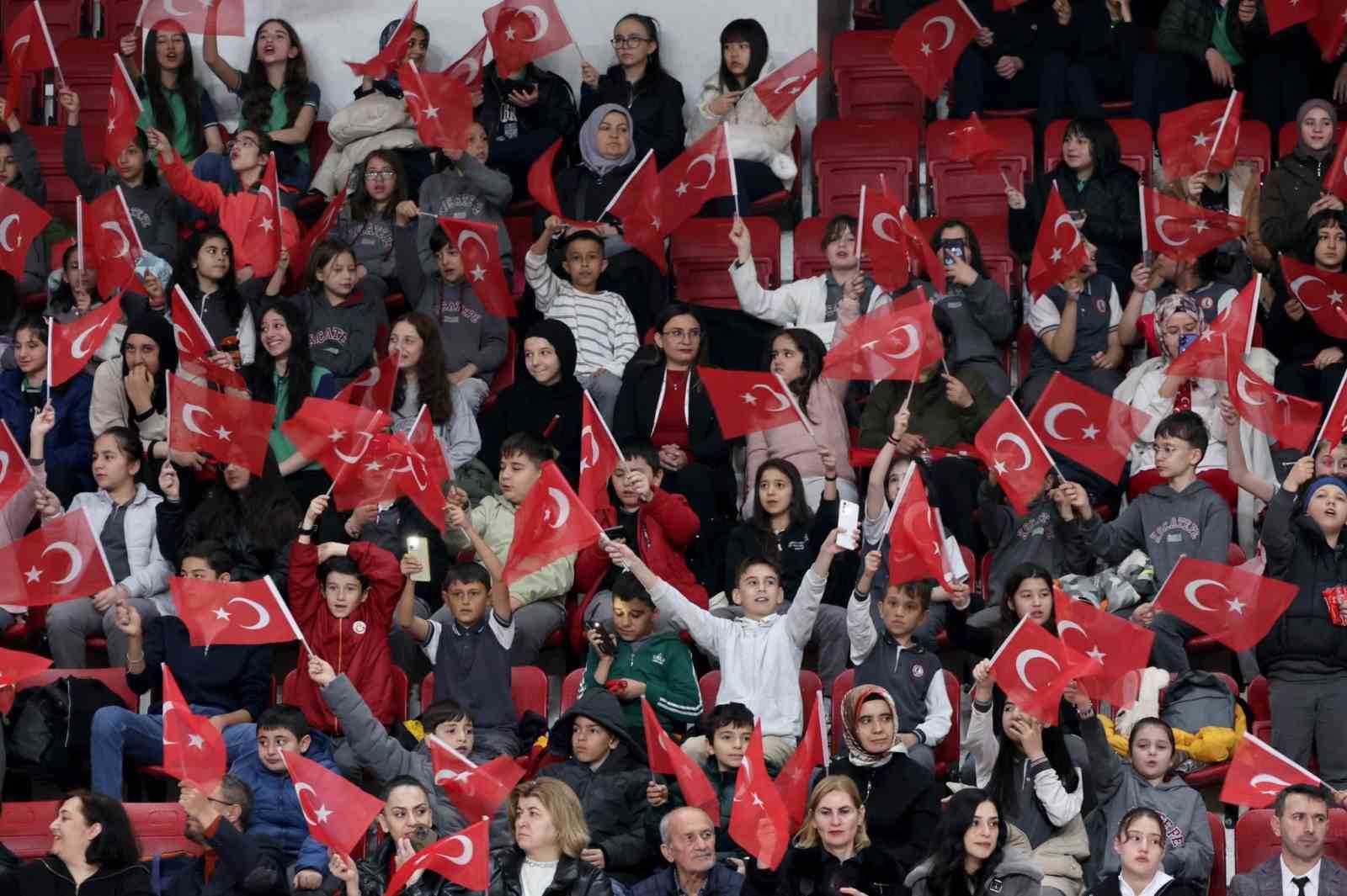 Afyonkarahisar’da 23 Nisan coşkusu
