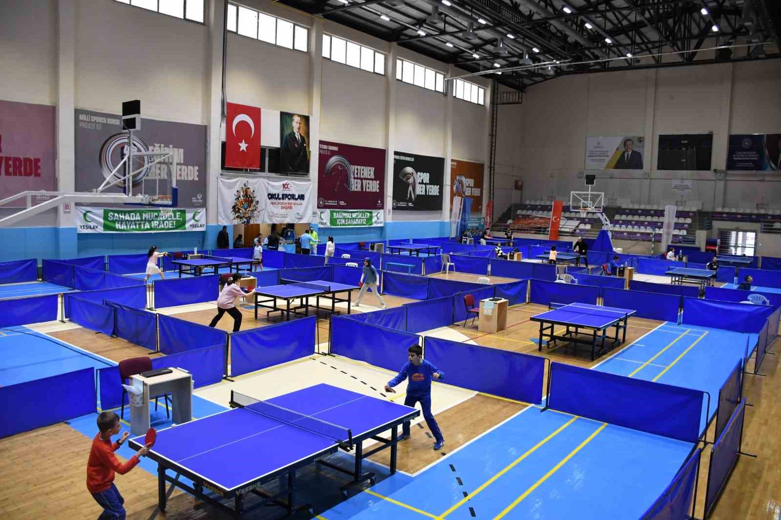 Afyonkarahisar’da masa tenisinde şampiyonlar belli oldu
