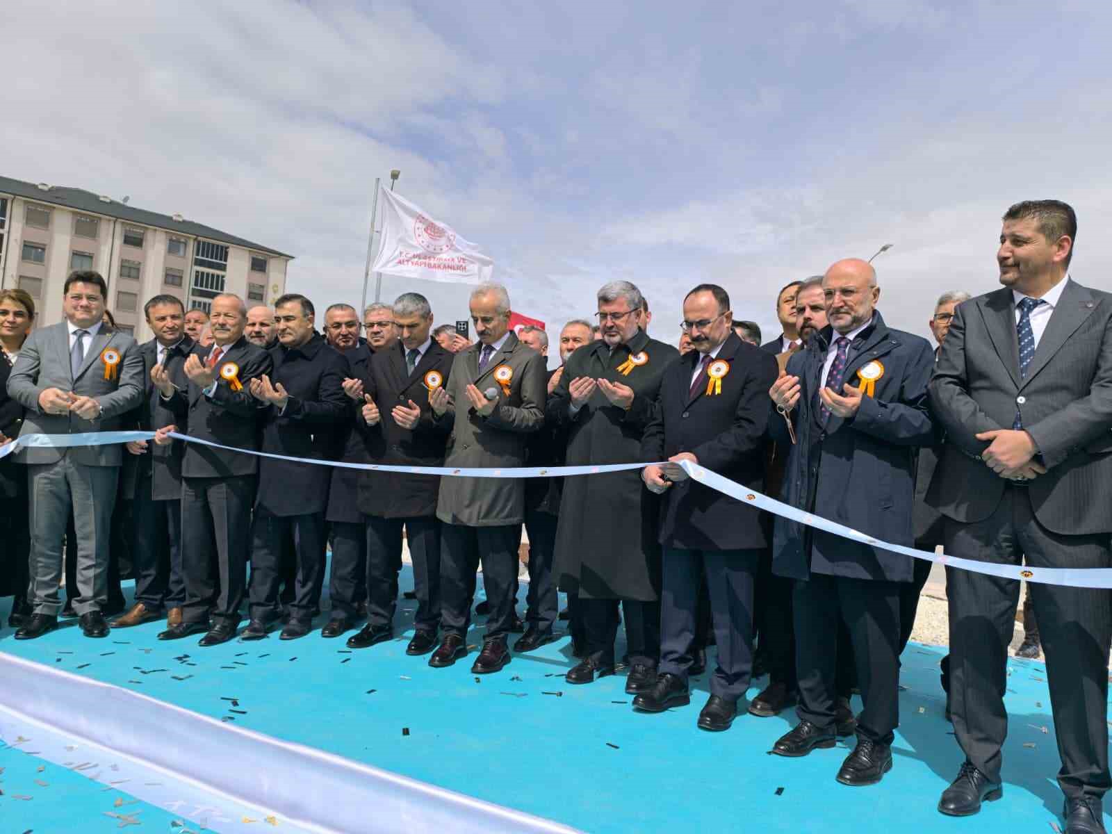 Afyonkarahisar’dan Güney Ege ve Göller Yöresi’ne ulaşım koridoru
