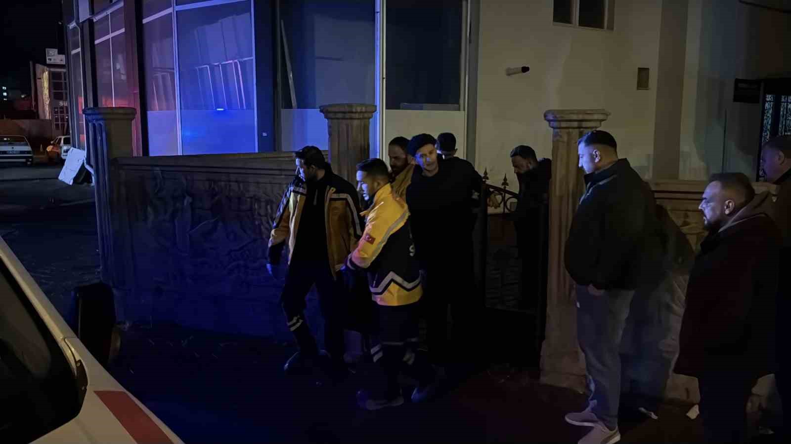 Ağabeyini ve babasını öldüren 15 yaşındaki zanlı tutuklandı
