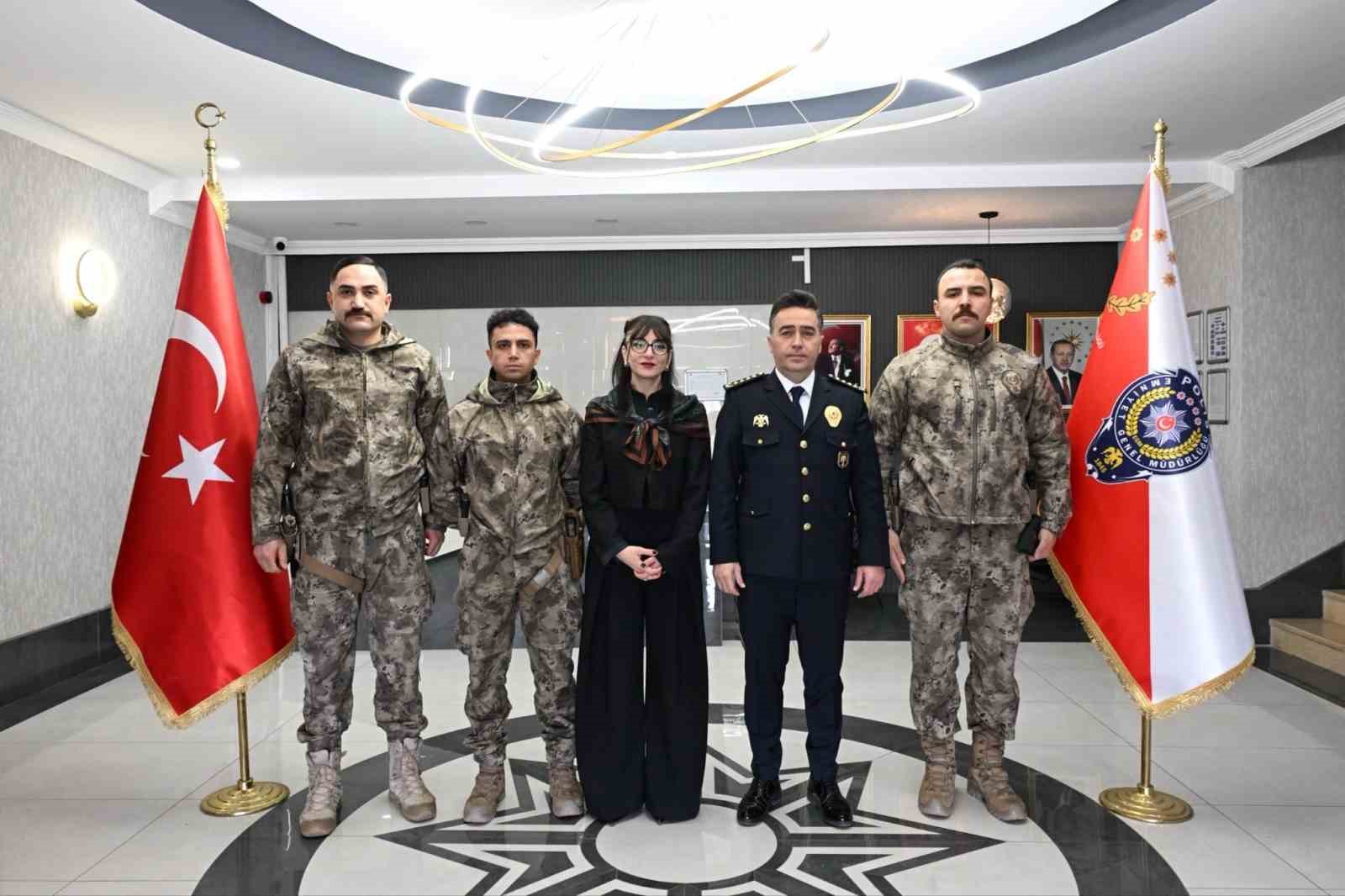 Ağrı Emniyet Müdürü Önder’den bayram mesaisindeki polislere ziyaret
