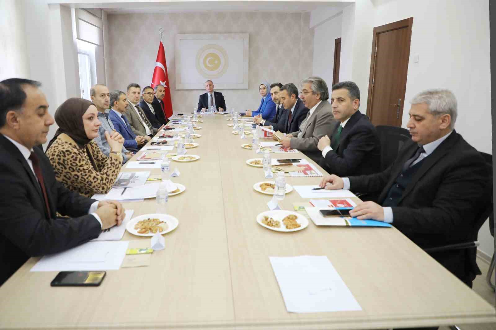 Ağrı Milli Eğitim Müdürü Kökrek, Eleşkirt’te eğitim çalışmalarını inceledi
Ağrı Milli Eğitim Müdürü Kökrek, Eleşkirt’te eğitim çalışmalarını inceledi