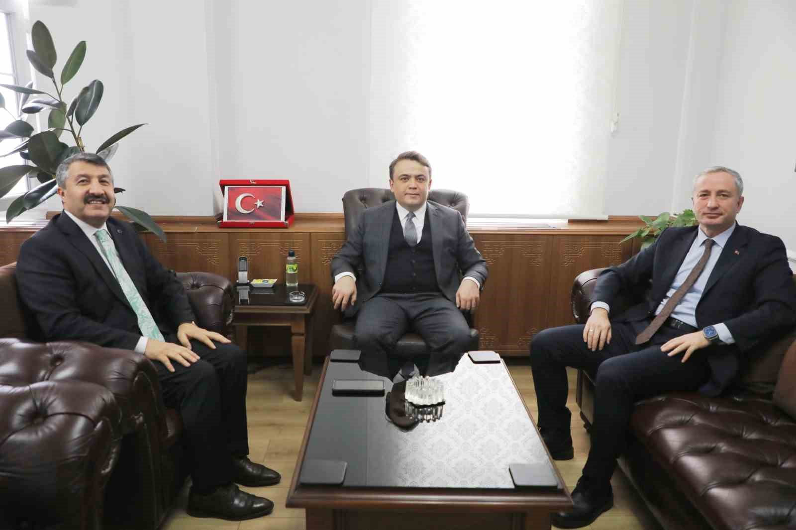 Ağrı Milli Eğitim Müdürü Kökrek, Eleşkirt’te eğitim çalışmalarını inceledi
Ağrı Milli Eğitim Müdürü Kökrek, Eleşkirt’te eğitim çalışmalarını inceledi