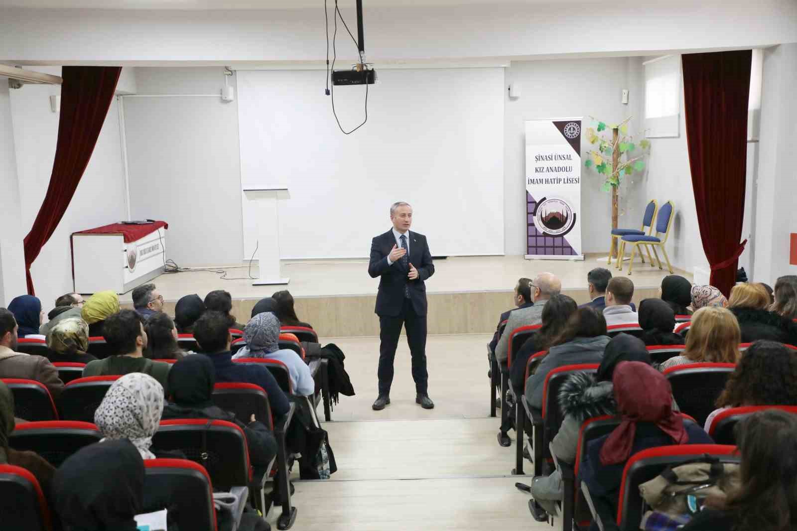 Ağrı Milli Eğitim Müdürü Kökrek: "Kapımız öğretmenlerimize her zaman açık"
