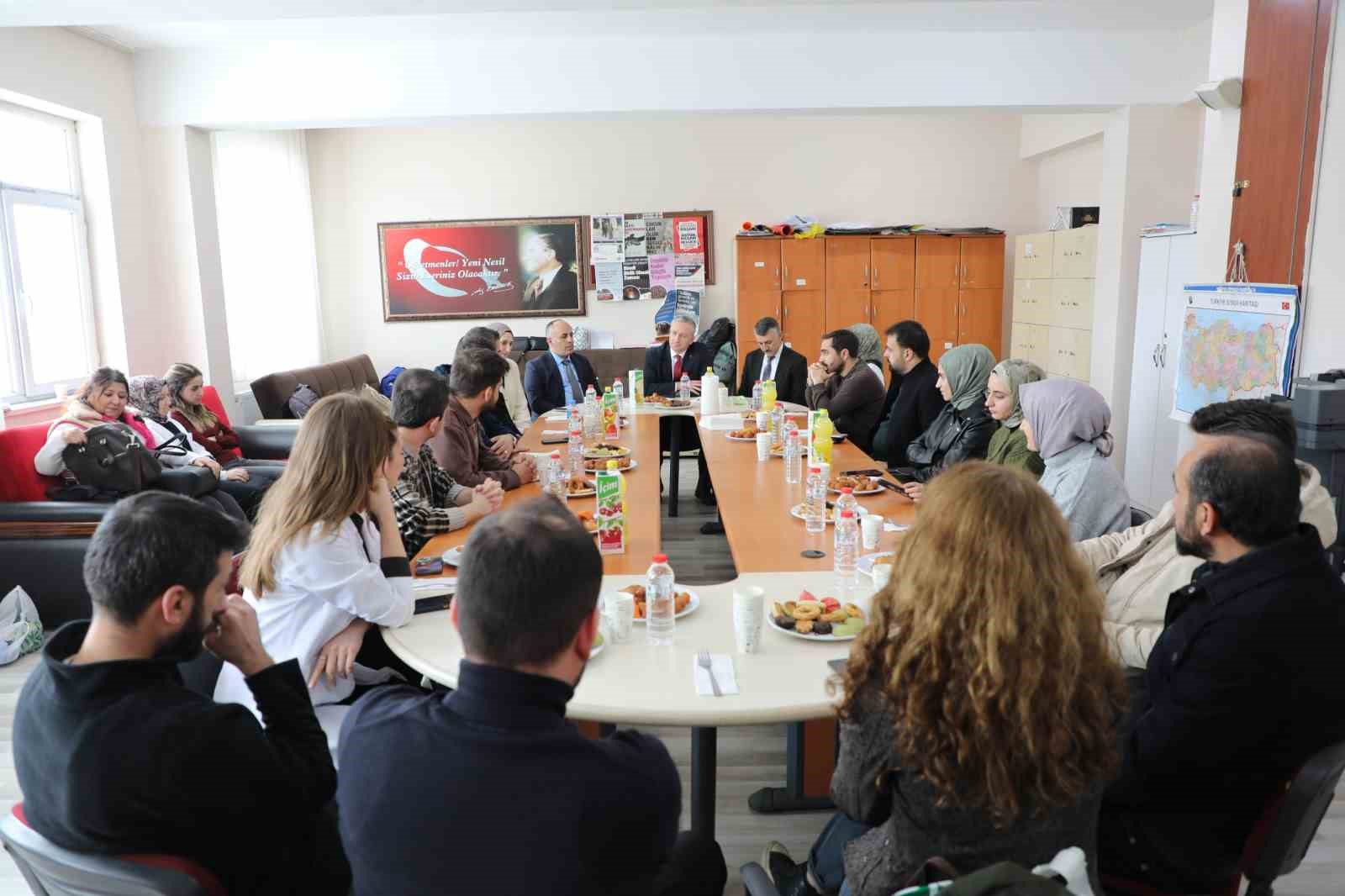 Ağrı Milli Eğitim Müdürü Kökrek, Patnos’ta eğitim çalışmalarını inceledi
