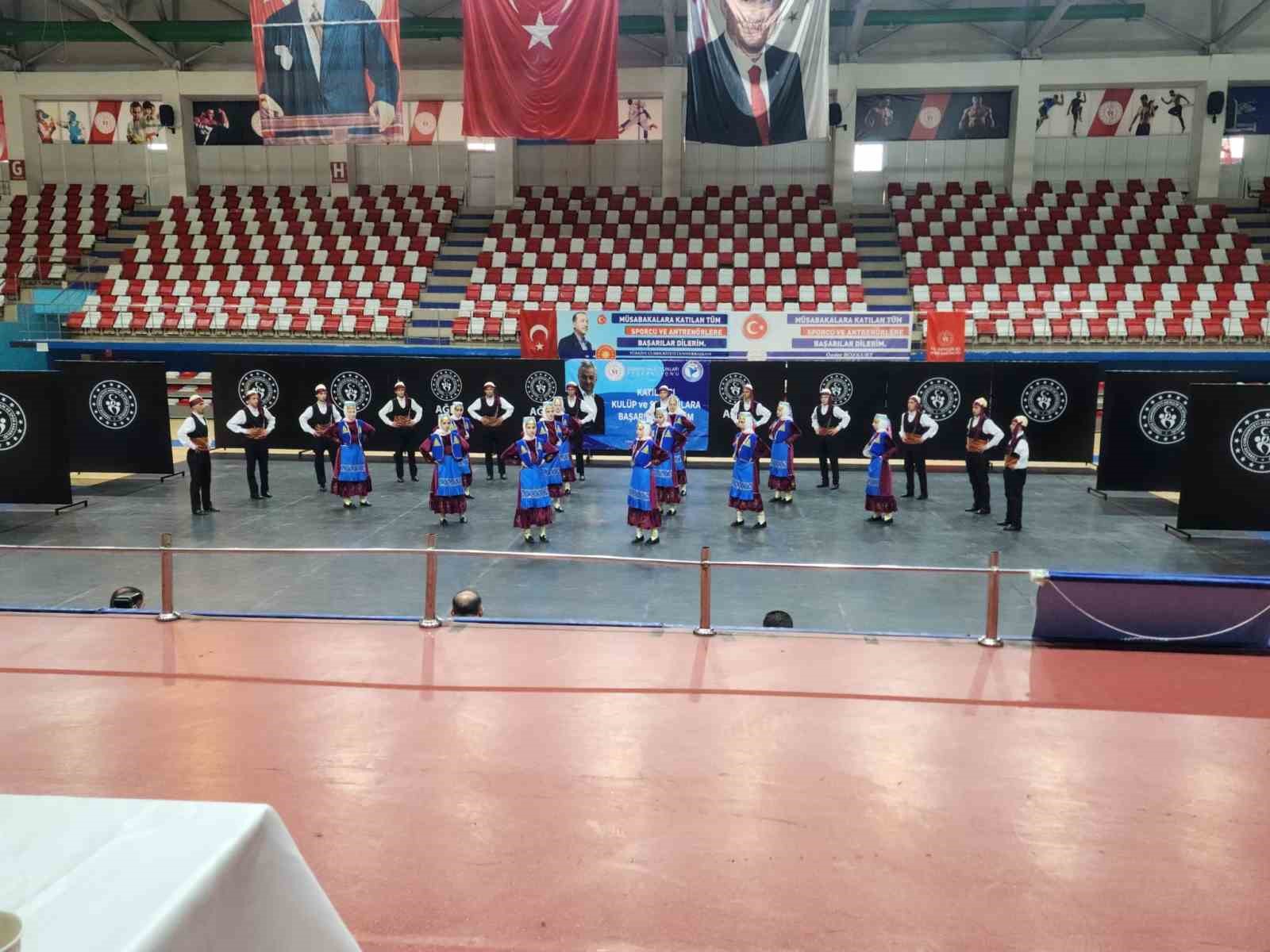 Ağrı Spor Lisesi bölge şampiyonu oldu
Ağrı Spor Lisesi bölge şampiyonu oldu