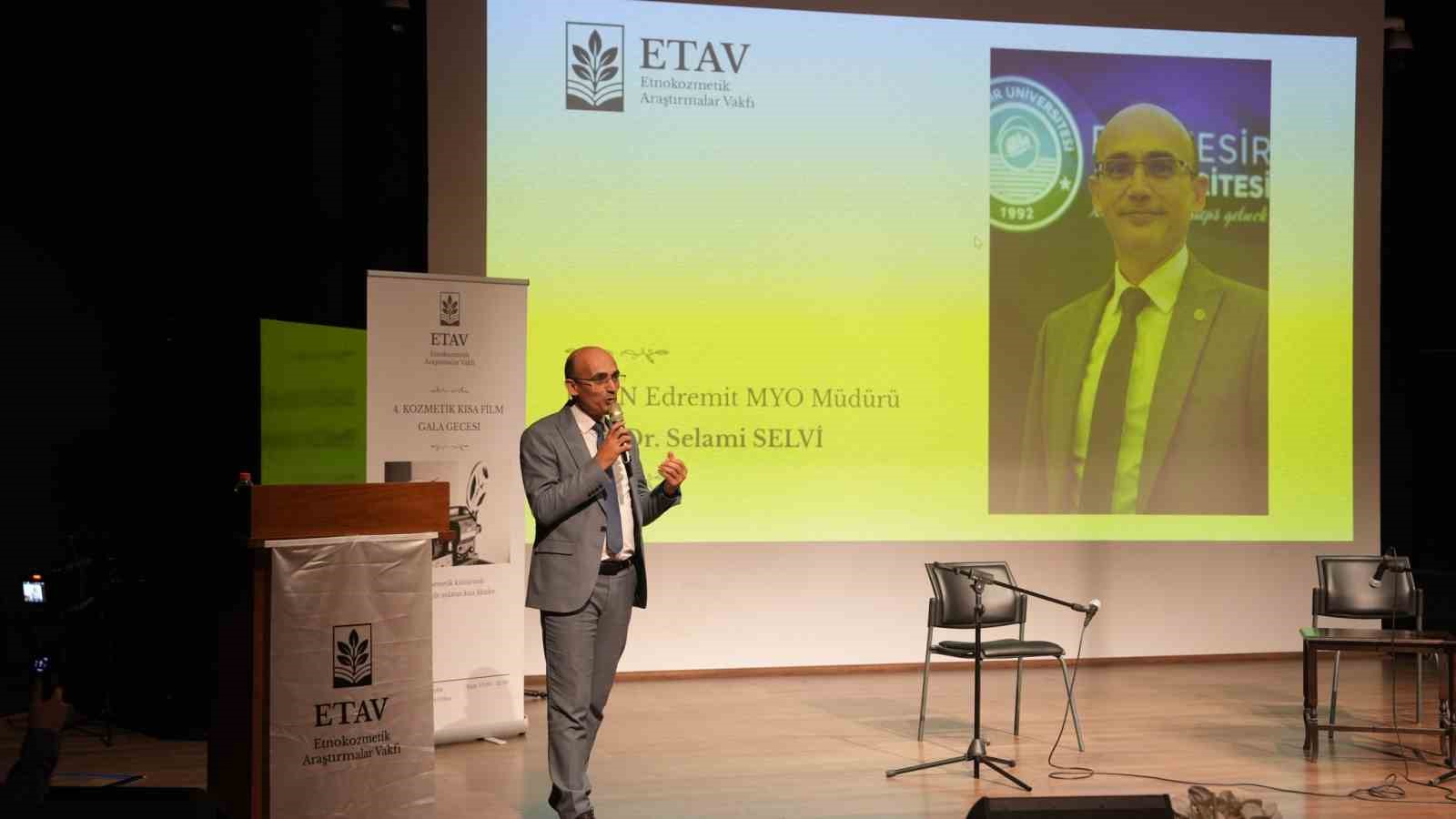 "Ağrı Tedavisinde Bitkisel Yaklaşımlar" kitabı raflarda
