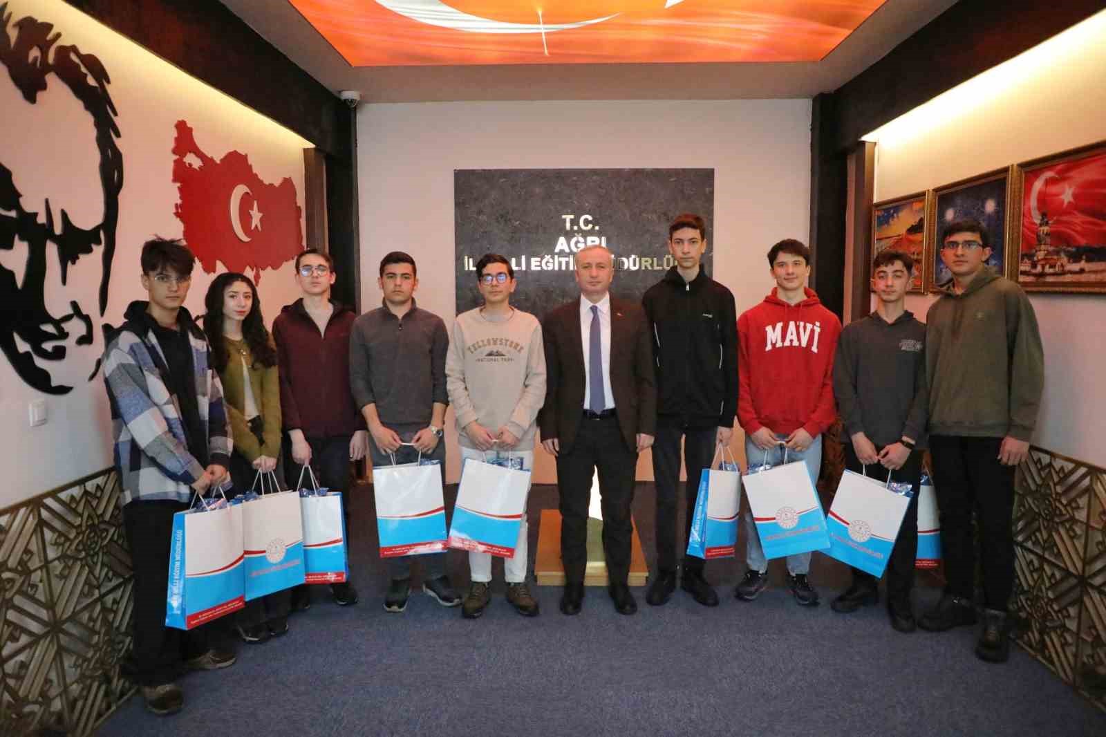 Ağrı, TÜBİTAK 2204-A Bölge Finali’nde 4 derece elde etti
