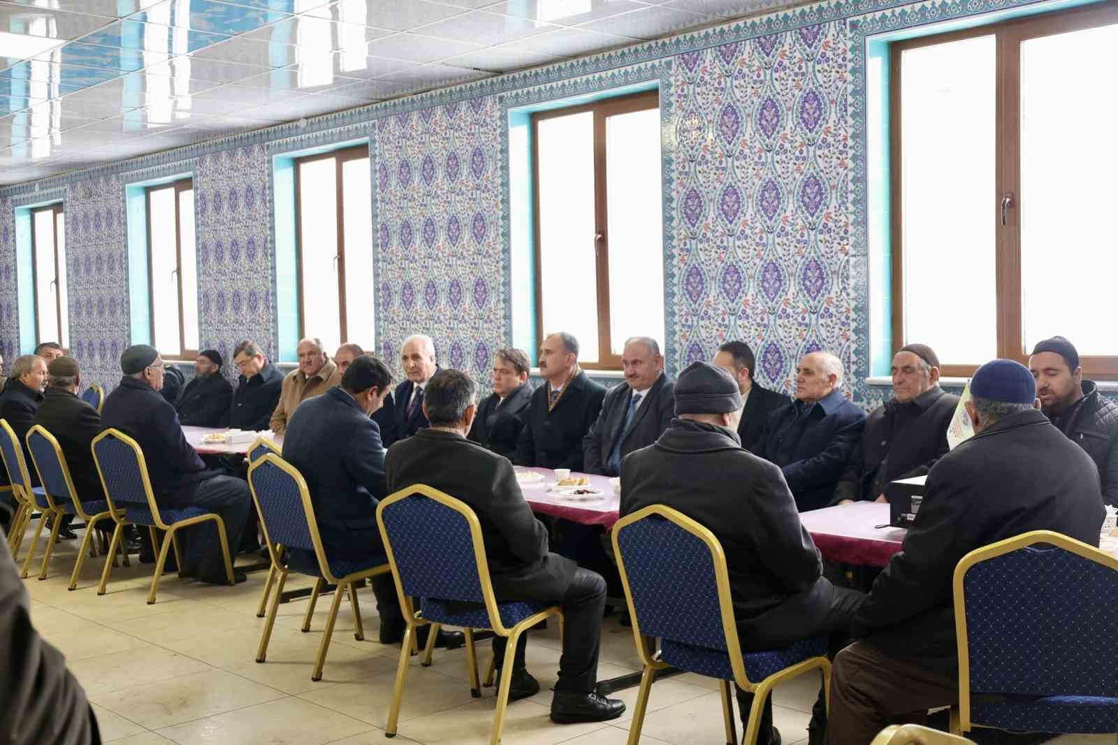 Ağrı Valisi Bozkurt, Eleşkirt’teki çalışmaları yerinde inceledi
