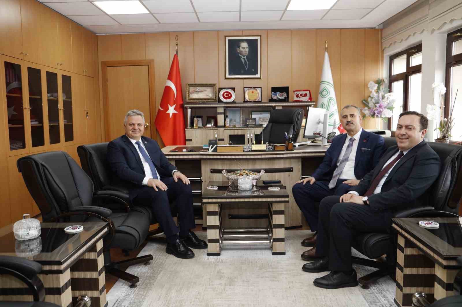 Ağrı Valisi Bozkurt’tan Erzurum’da yoğun temas trafiği
