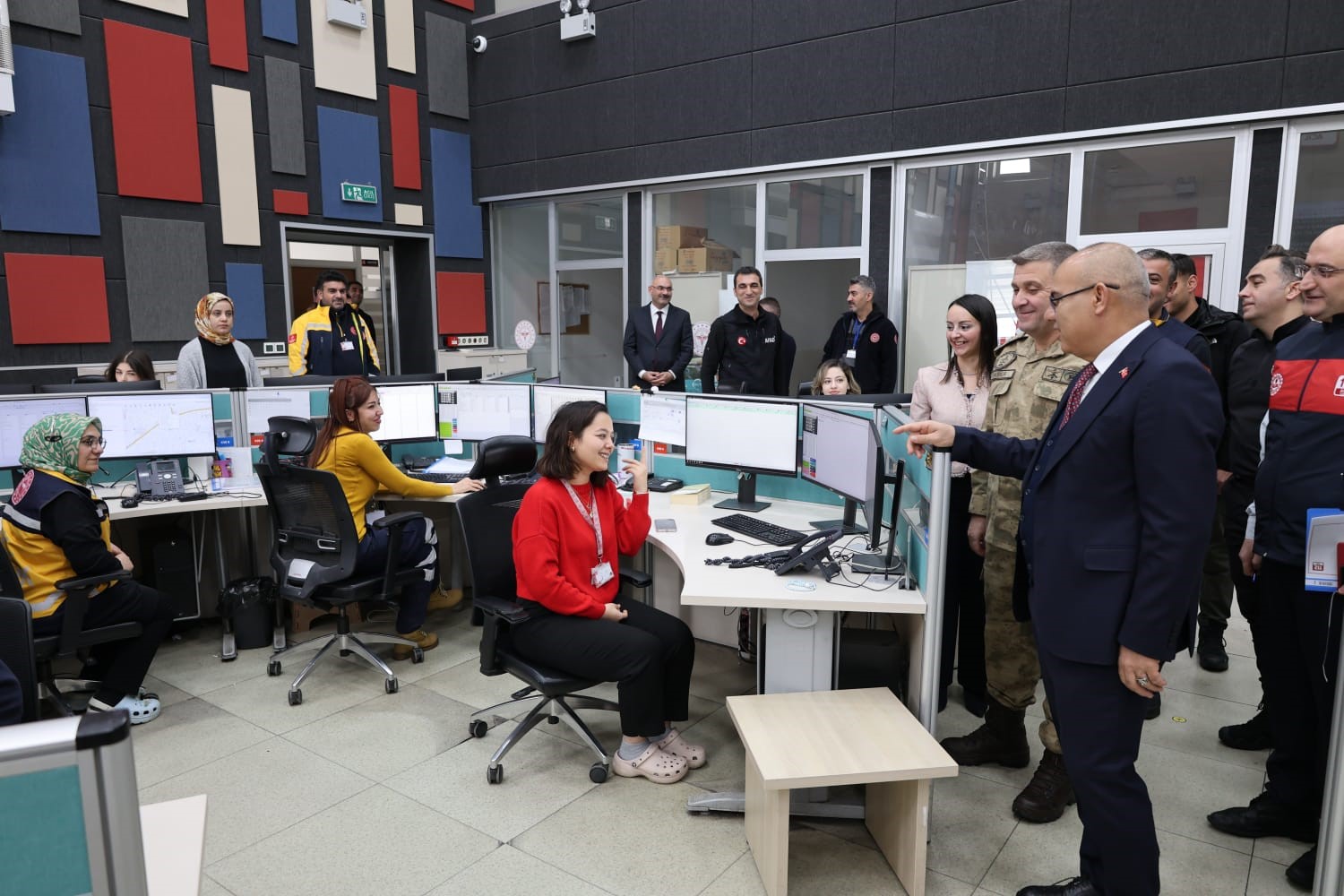 Ağrı Valisi Koç’tan yılın son gününde kurum ziyaretleri
