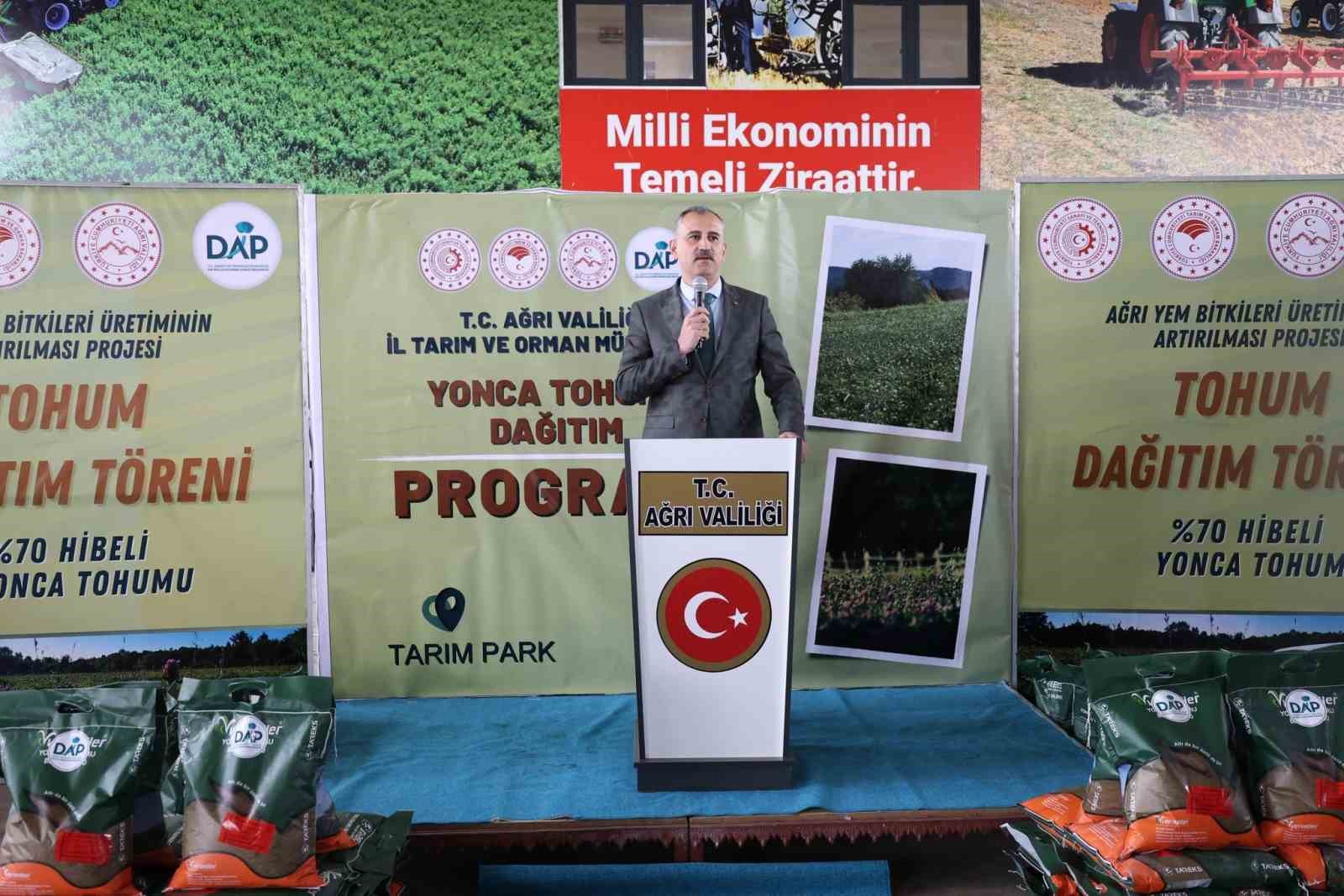 Ağrı’da 44 ton sertifikalı yonca tohumu dağıtıldı
Ağrı’da 44 ton sertifikalı yonca tohumu dağıtıldı