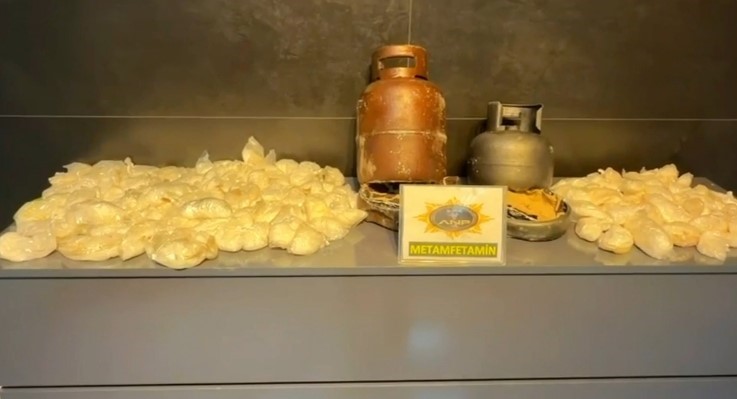 Ağrı’da 8,3 kilo metamfetamin ele geçirildi
