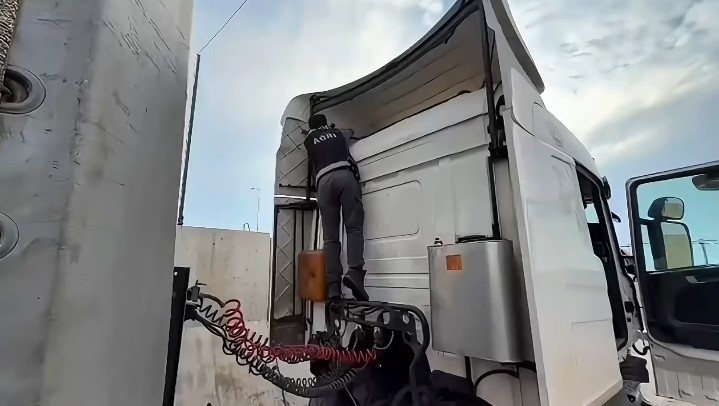 Ağrı’da 8,3 kilo metamfetamin ele geçirildi
