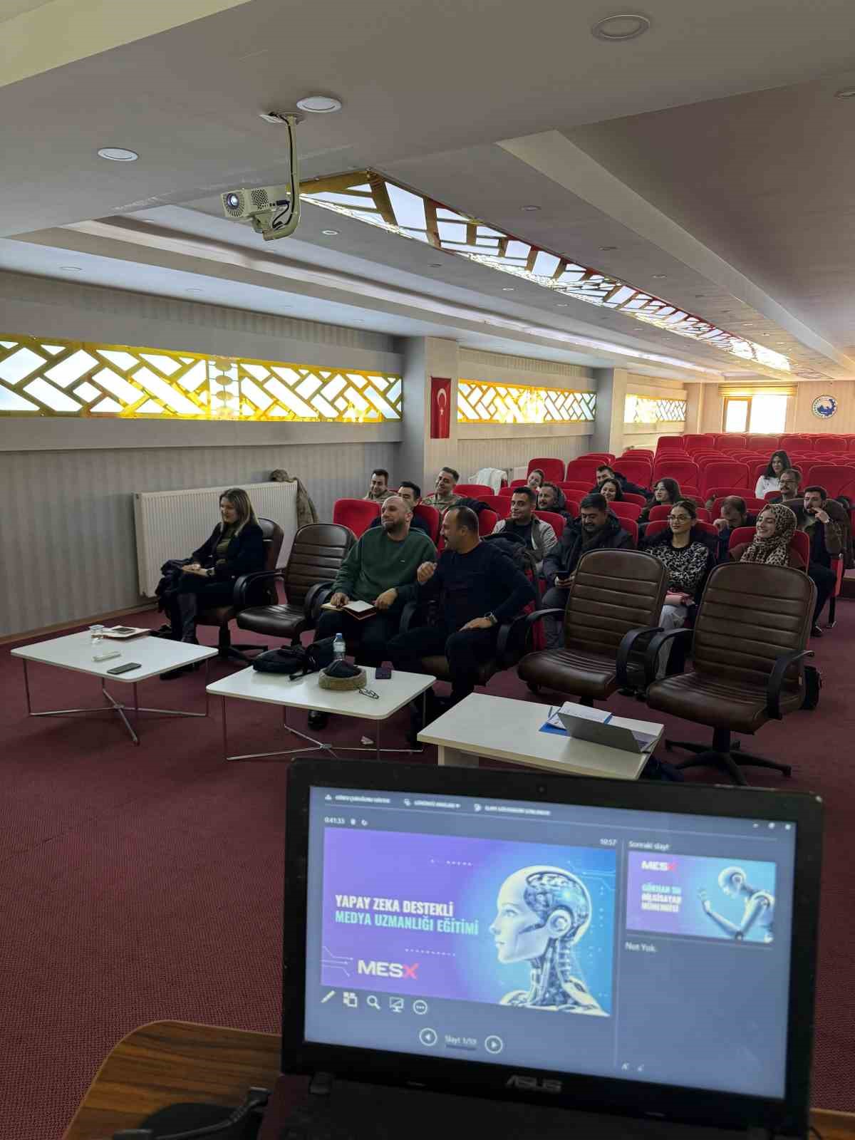 Ağrı’da basın mensuplarına yönelik yapay zekâ destekli medya uzmanlığı eğitimi başladı
Ağrı’da basın mensuplarına yönelik yapay zekâ destekli medya uzmanlığı eğitimi başladı