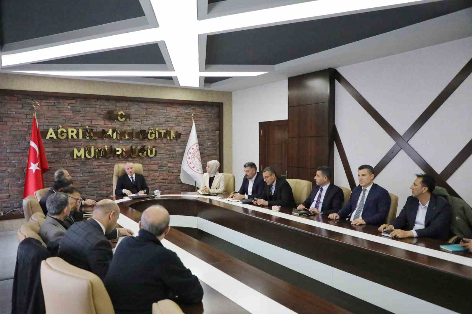 Ağrı’da eğitimde kaliteyi artırmaya yönelik çalışmalar ele alındı
Ağrı’da eğitimde kaliteyi artırmaya yönelik çalışmalar ele alındı