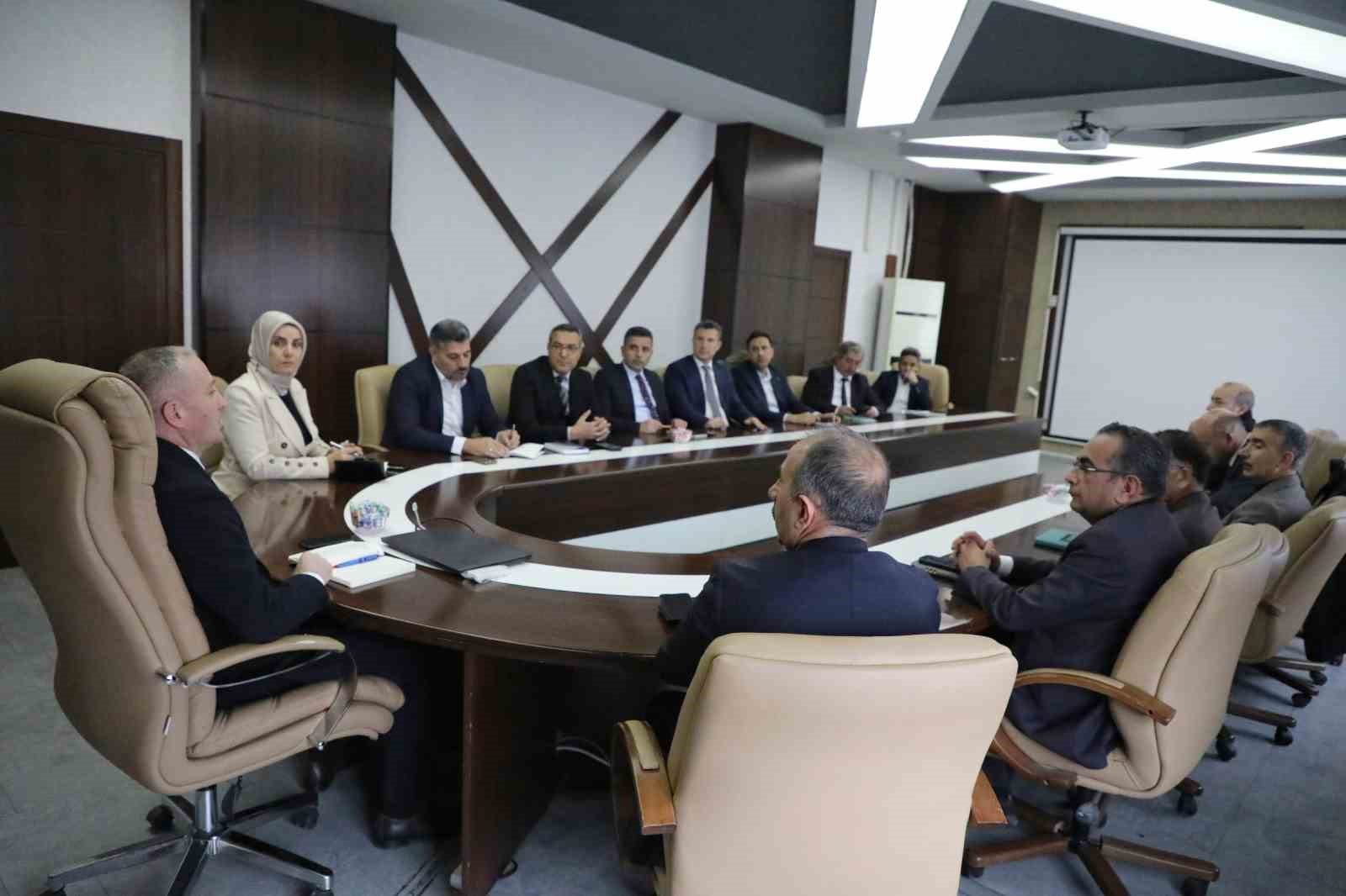 Ağrı’da eğitimde kaliteyi artırmaya yönelik çalışmalar ele alındı
Ağrı’da eğitimde kaliteyi artırmaya yönelik çalışmalar ele alındı