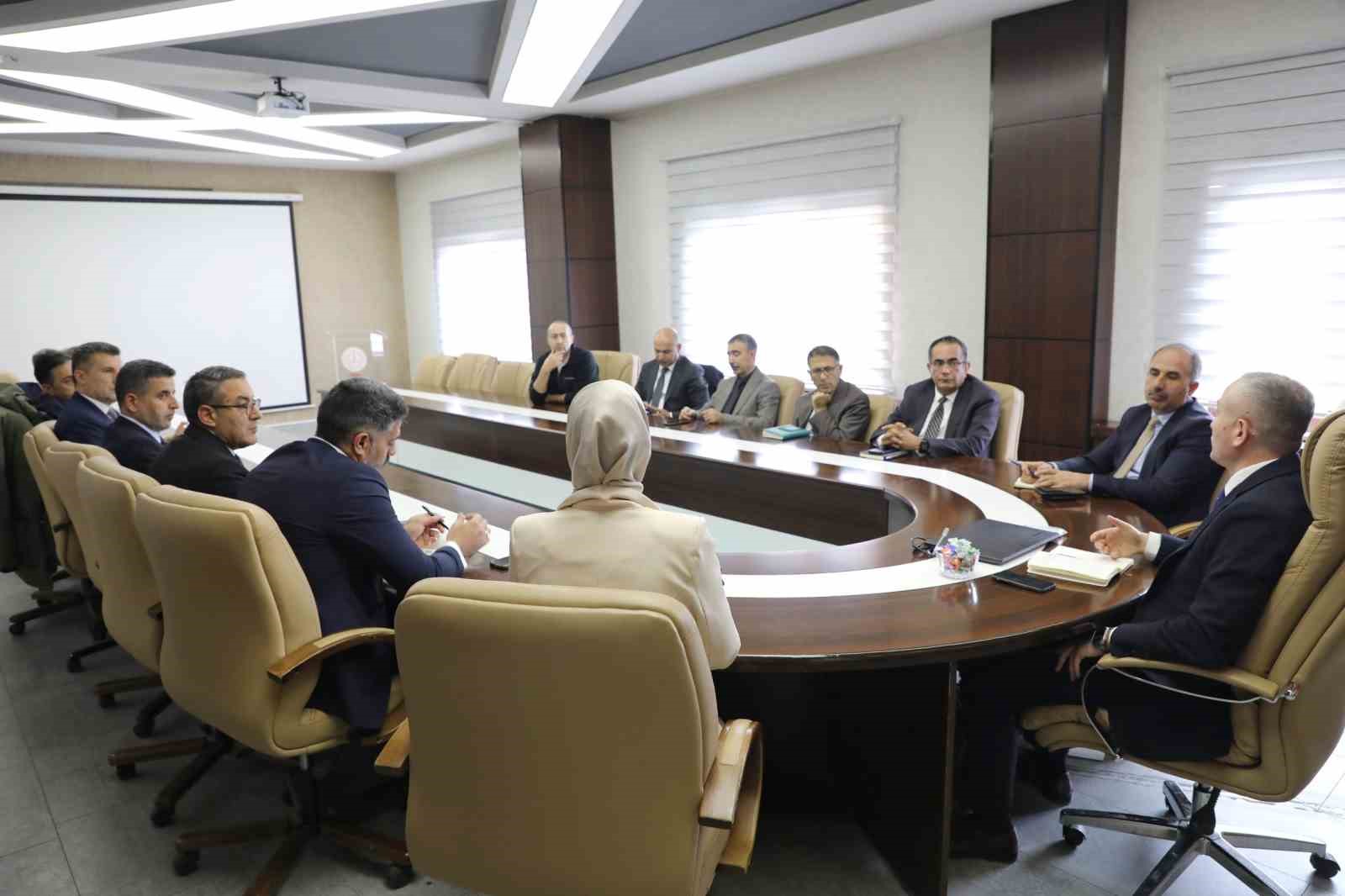 Ağrı’da eğitimde kaliteyi artırmaya yönelik çalışmalar ele alındı
Ağrı’da eğitimde kaliteyi artırmaya yönelik çalışmalar ele alındı