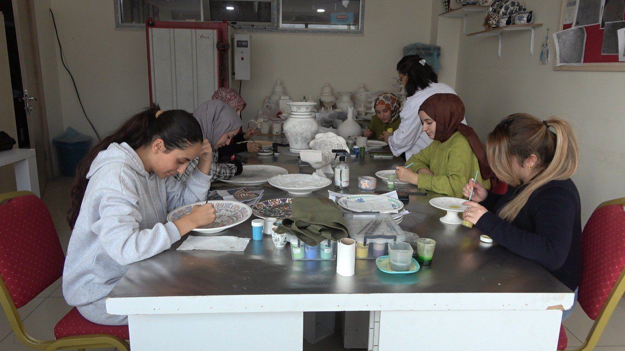 Ağrı’da halk eğitim kurslarında kadınlar sayıca erkekleri geçti
