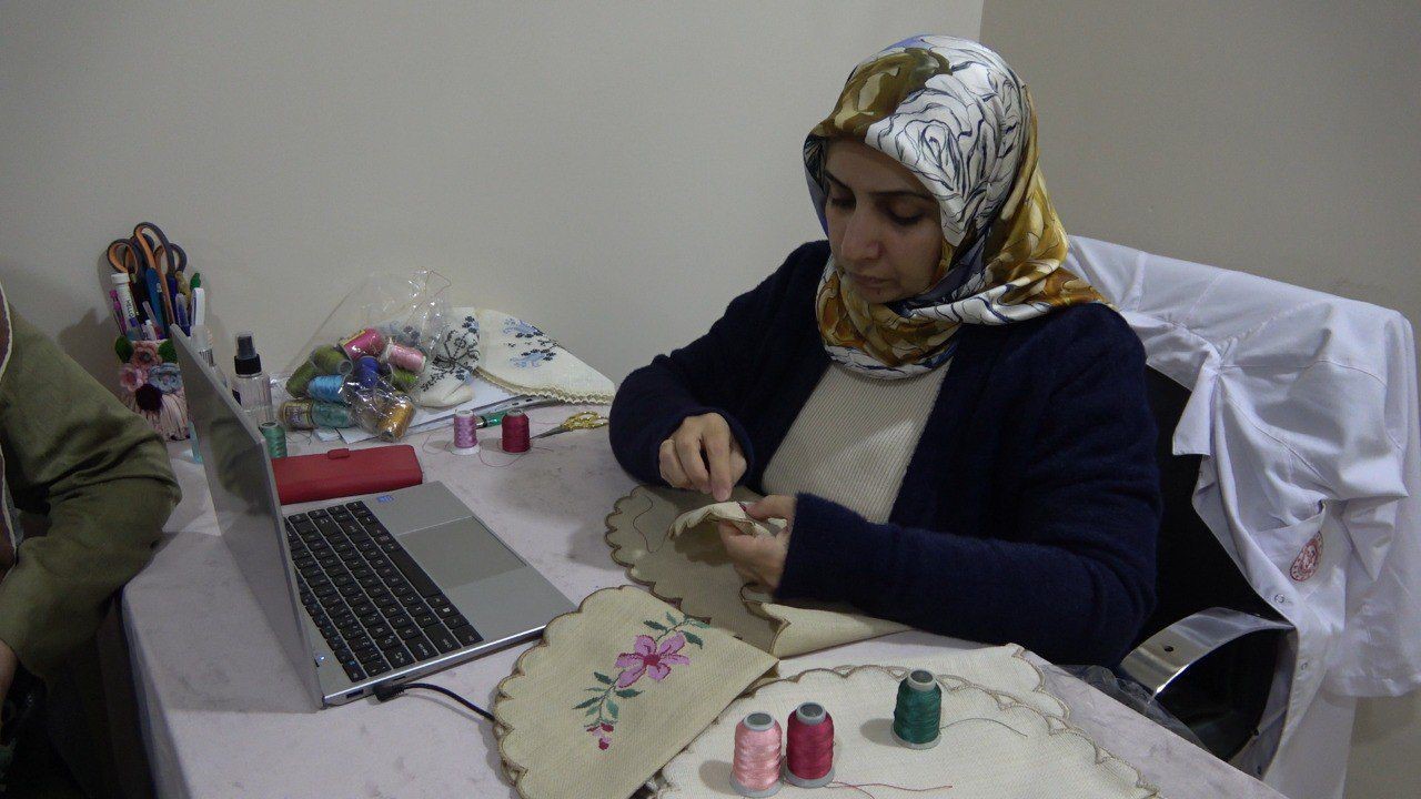 Ağrı’da halk eğitim kurslarında kadınlar sayıca erkekleri geçti
