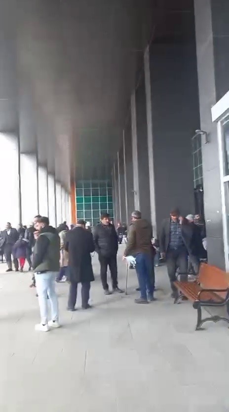 Ağrı’da hastanede yangın paniği
