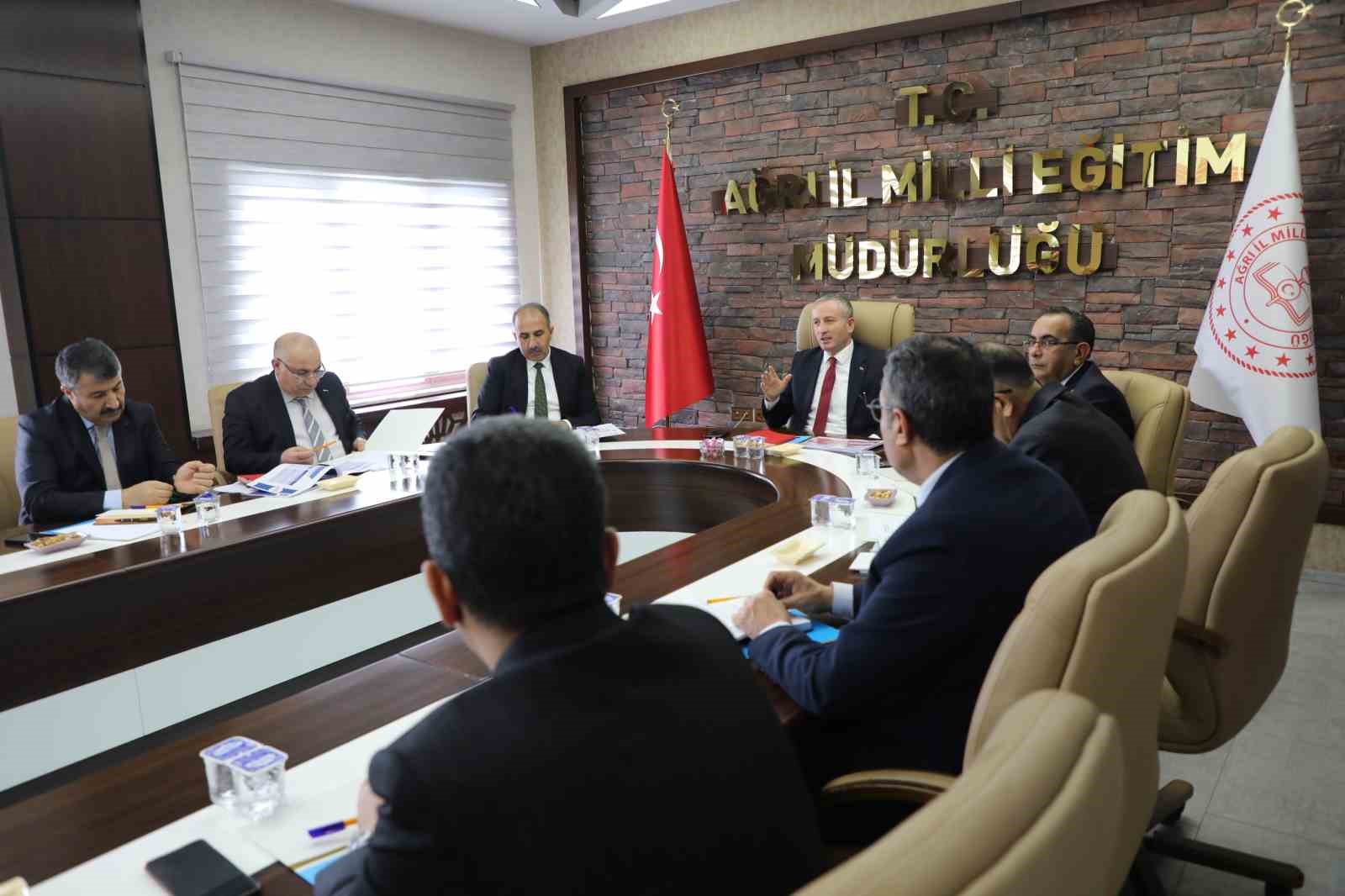 Ağrı’da ikinci dönem hazırlıkları değerlendirildi
