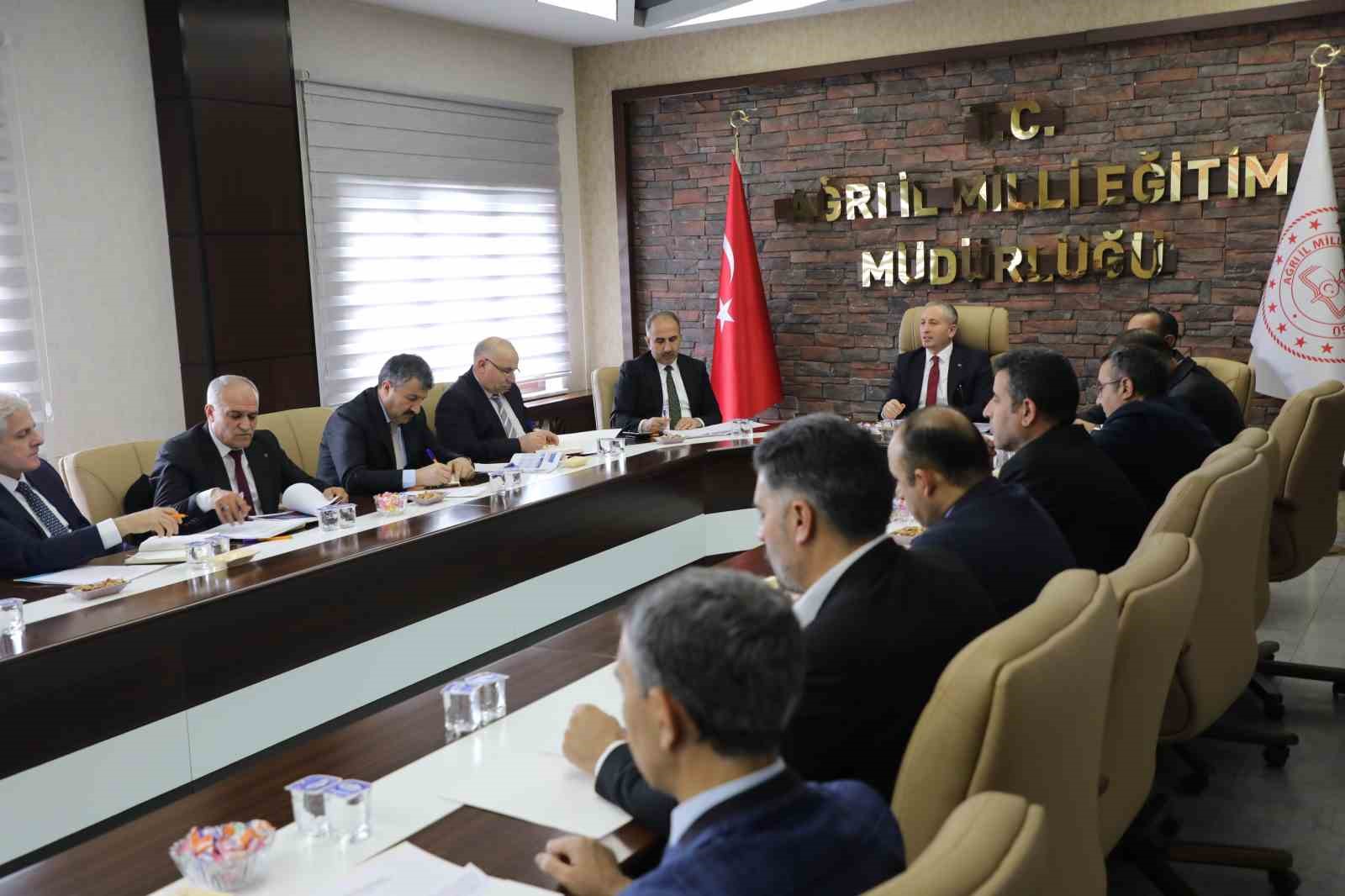 Ağrı’da ikinci dönem hazırlıkları değerlendirildi
