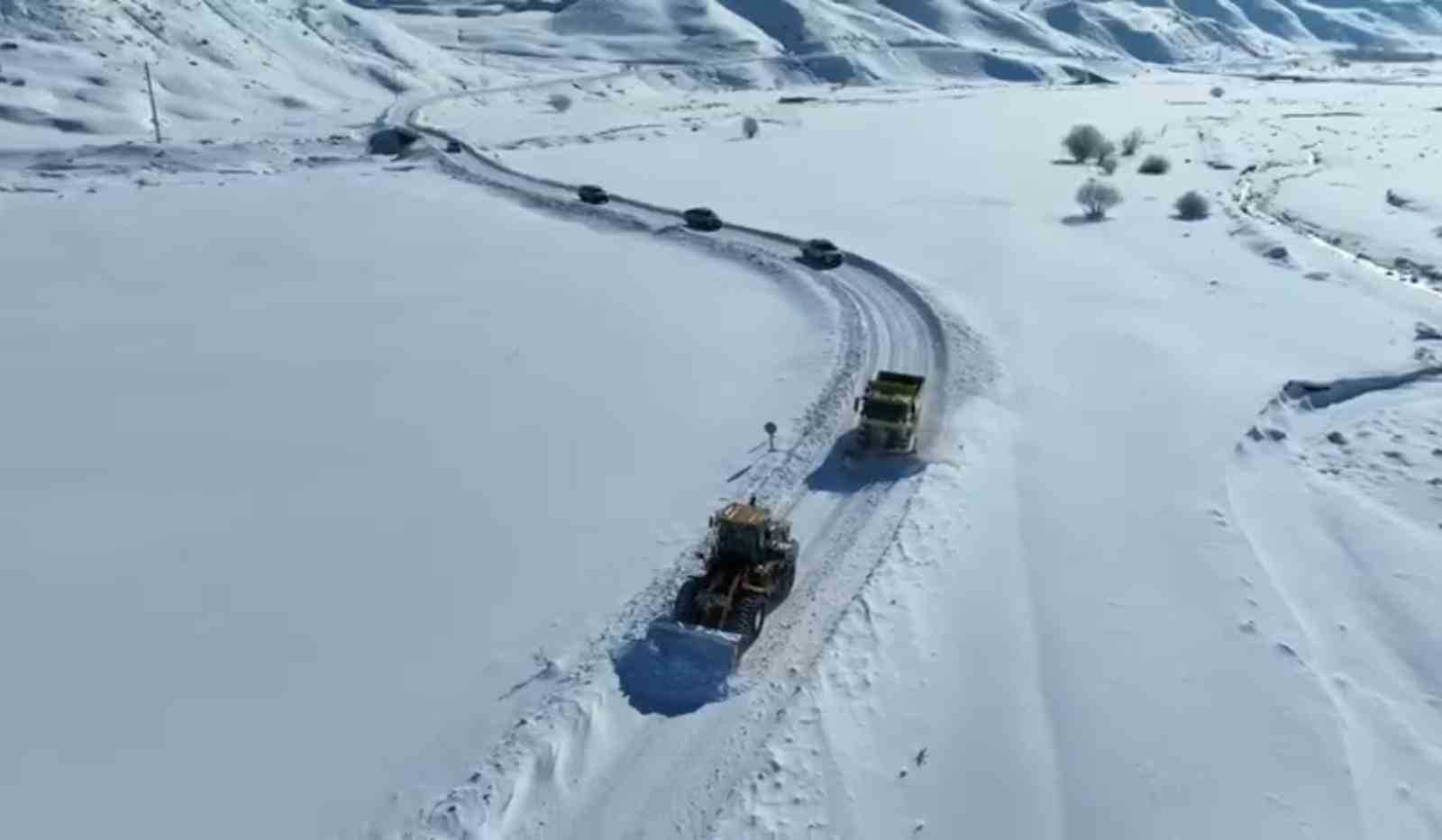 Ağrı’da kapalı köy yolları ulaşıma açılıyor
