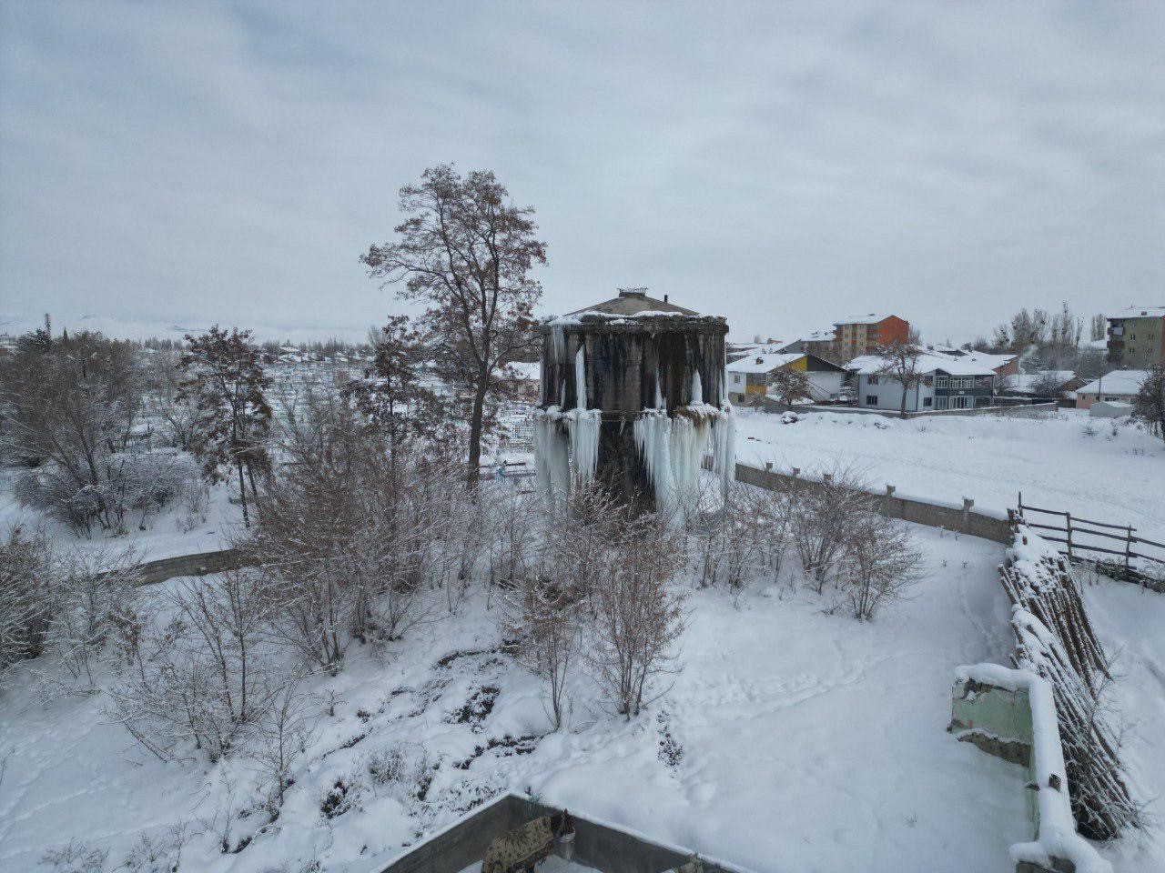 Ağrı’da kar sonrası kartpostallık görüntüler oluştu
