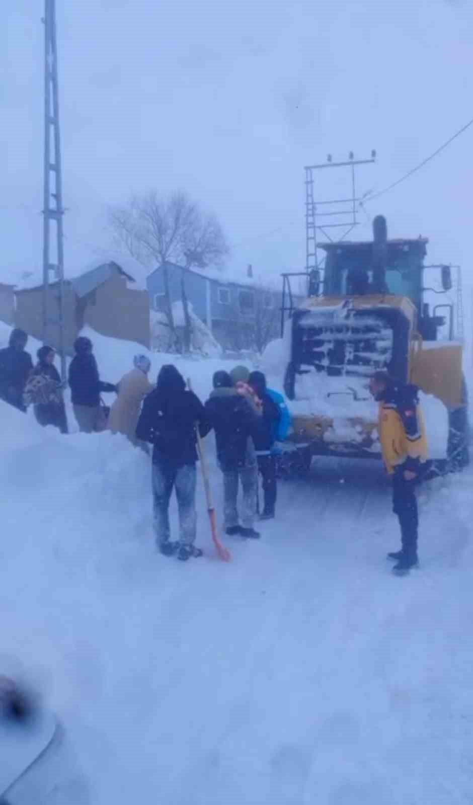 Ağrı’da köylerde rahatsızlanan hastalar için ekipler seferber oldu
