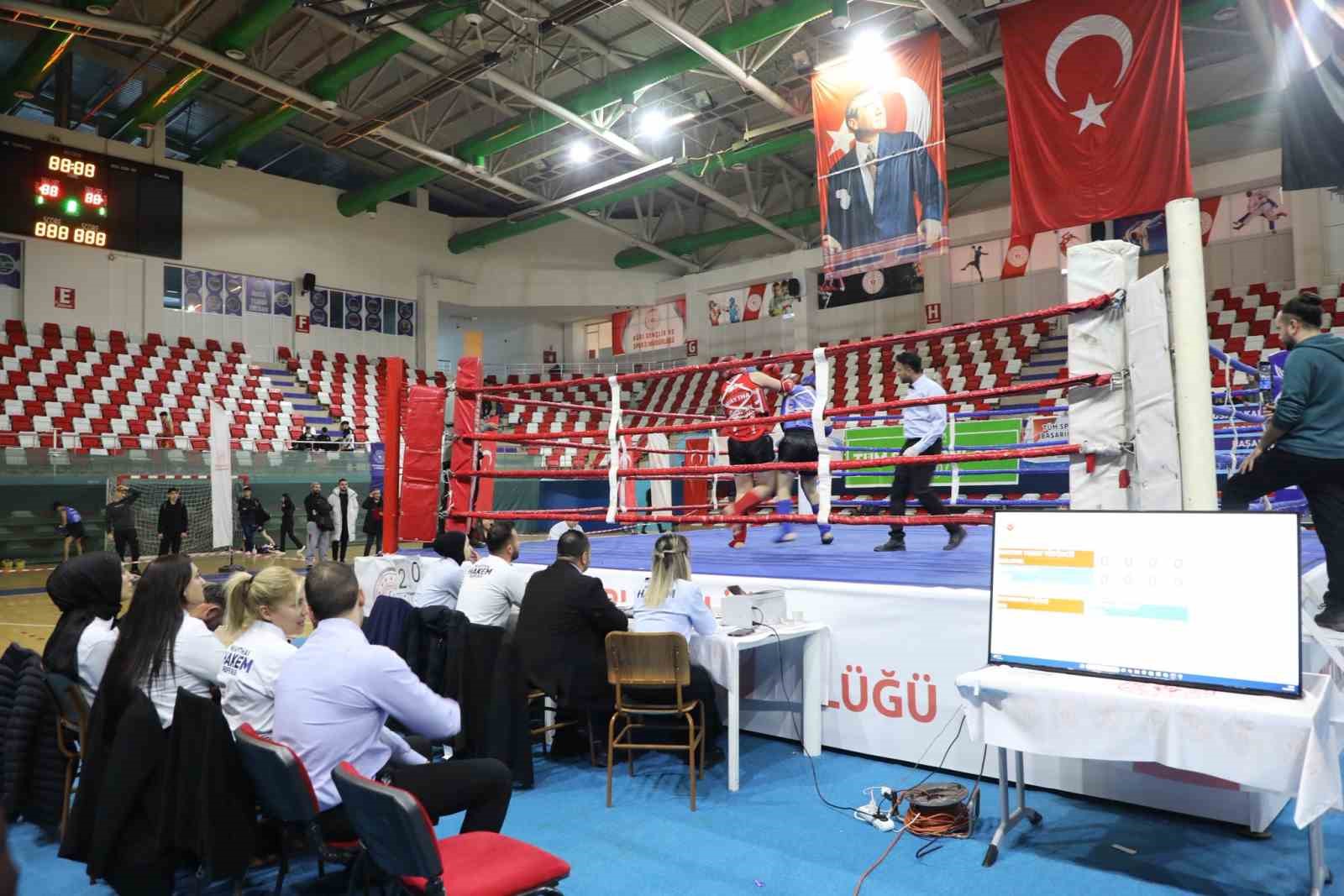 Ağrı’da Muay Thai Doğu Anadolu Bölge Şampiyonası başladı
Ağrı’da Muay Thai Doğu Anadolu Bölge Şampiyonası başladı