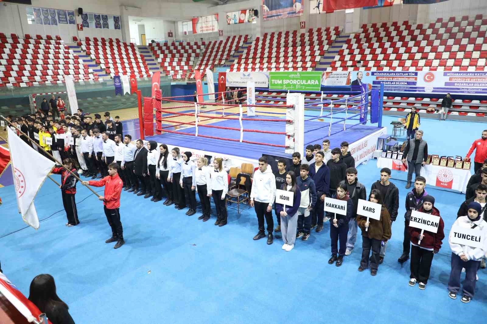 Ağrı’da Muay Thai Doğu Anadolu Bölge Şampiyonası başladı
Ağrı’da Muay Thai Doğu Anadolu Bölge Şampiyonası başladı