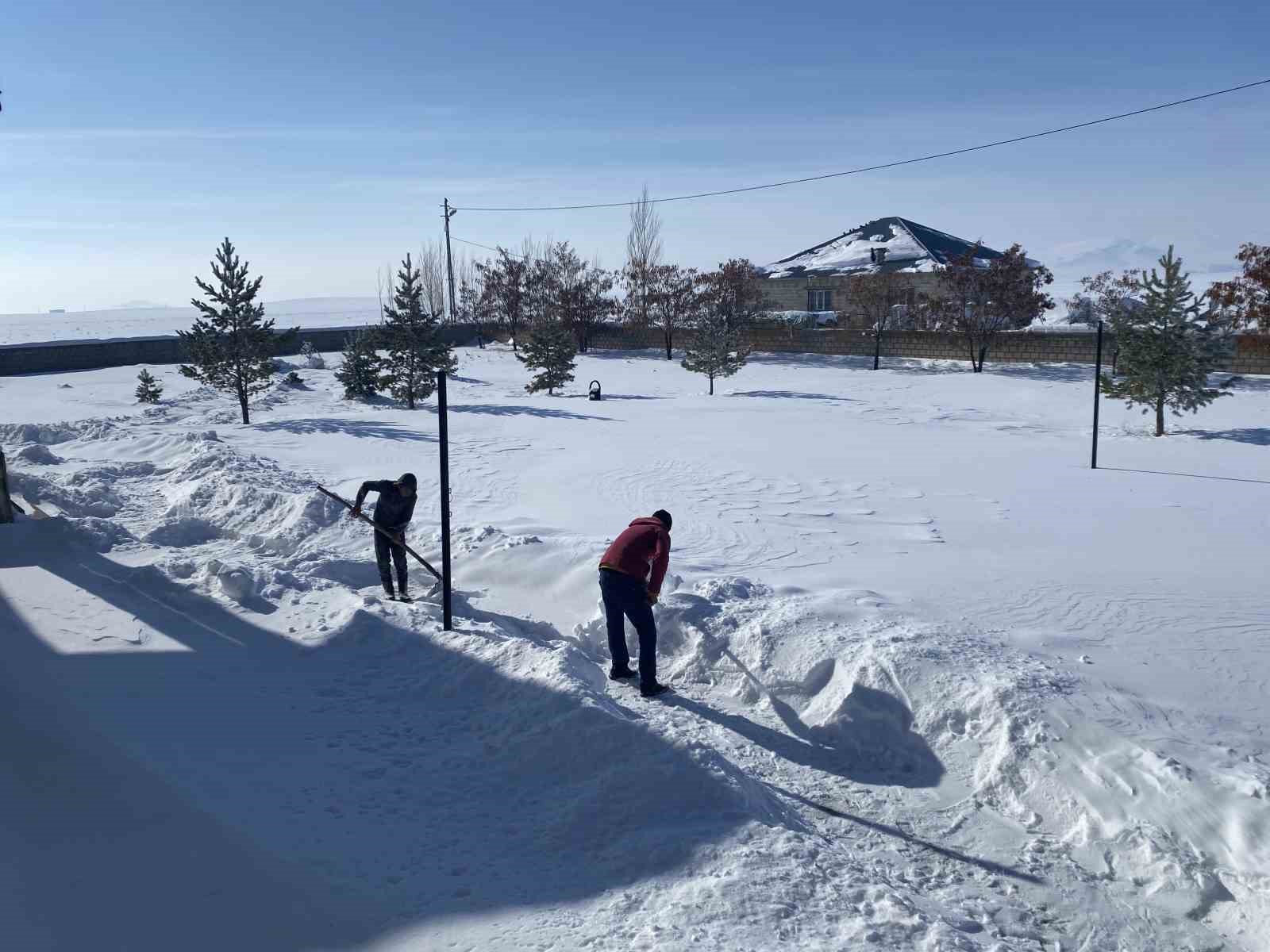 Ağrı’da soğuk hava etkisini sürdürüyor
