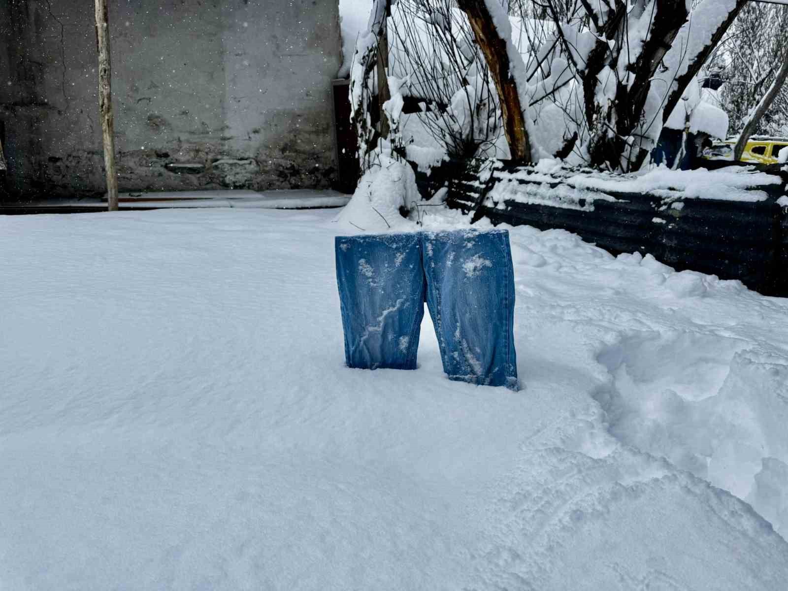 Ağrı’da termometreler eksi 24’ü gösterdi
